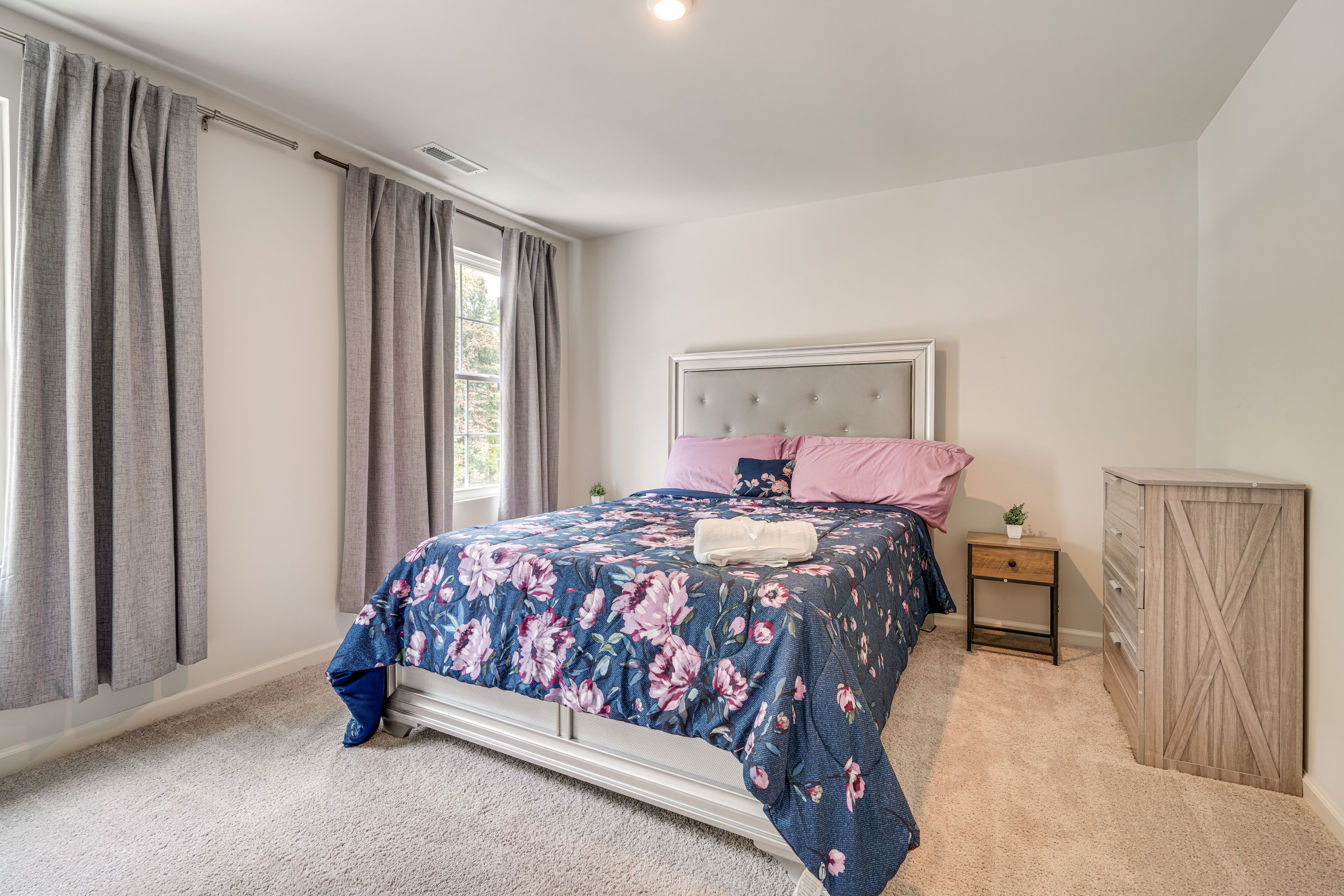 Bedroom 4 | Queen Bed | 2nd Floor