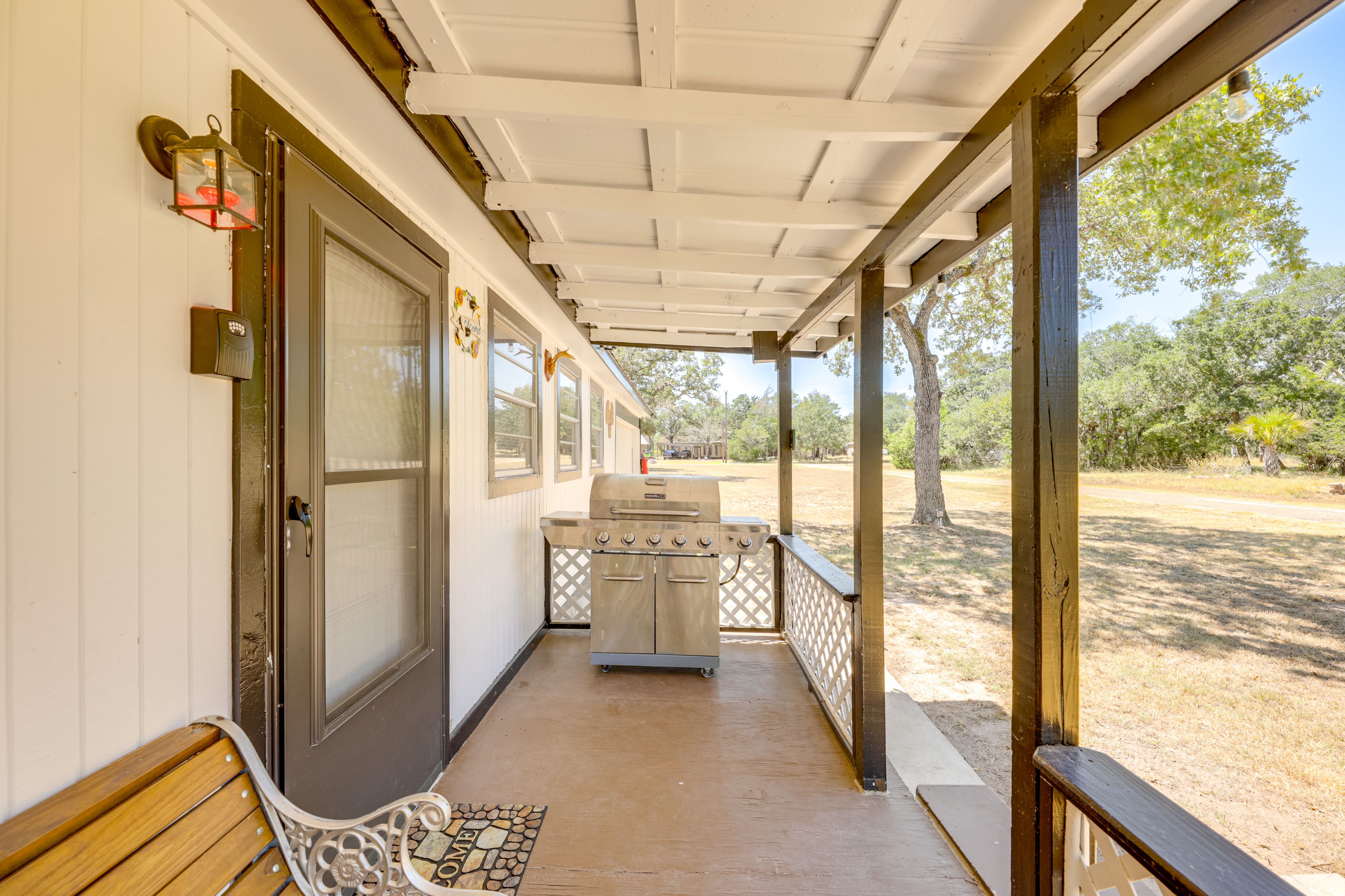 Covered Patio | Gas Grill