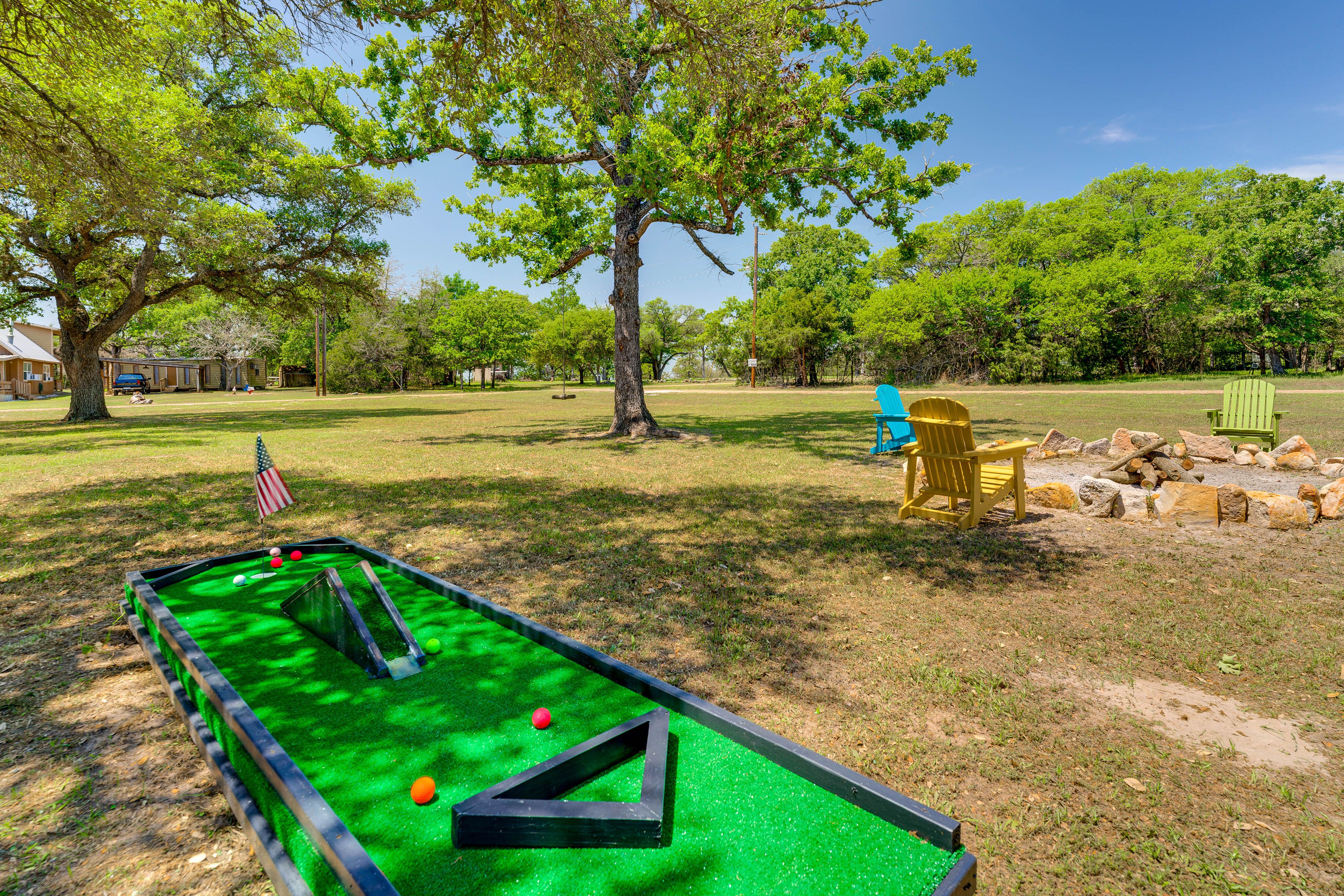 Private Yard | Putt Putt