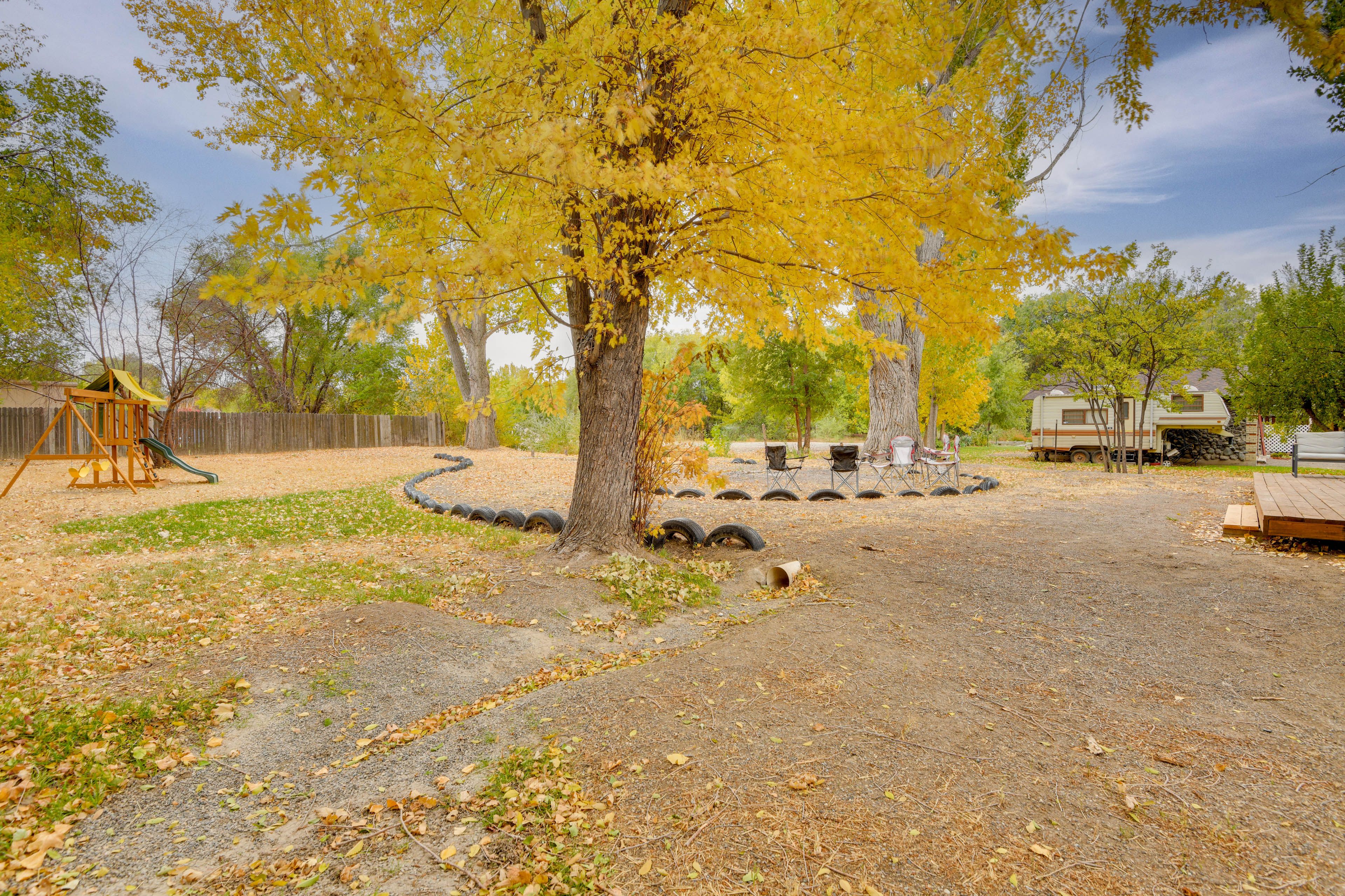 Large Private Yard | Fire Pit | Playground Equipment