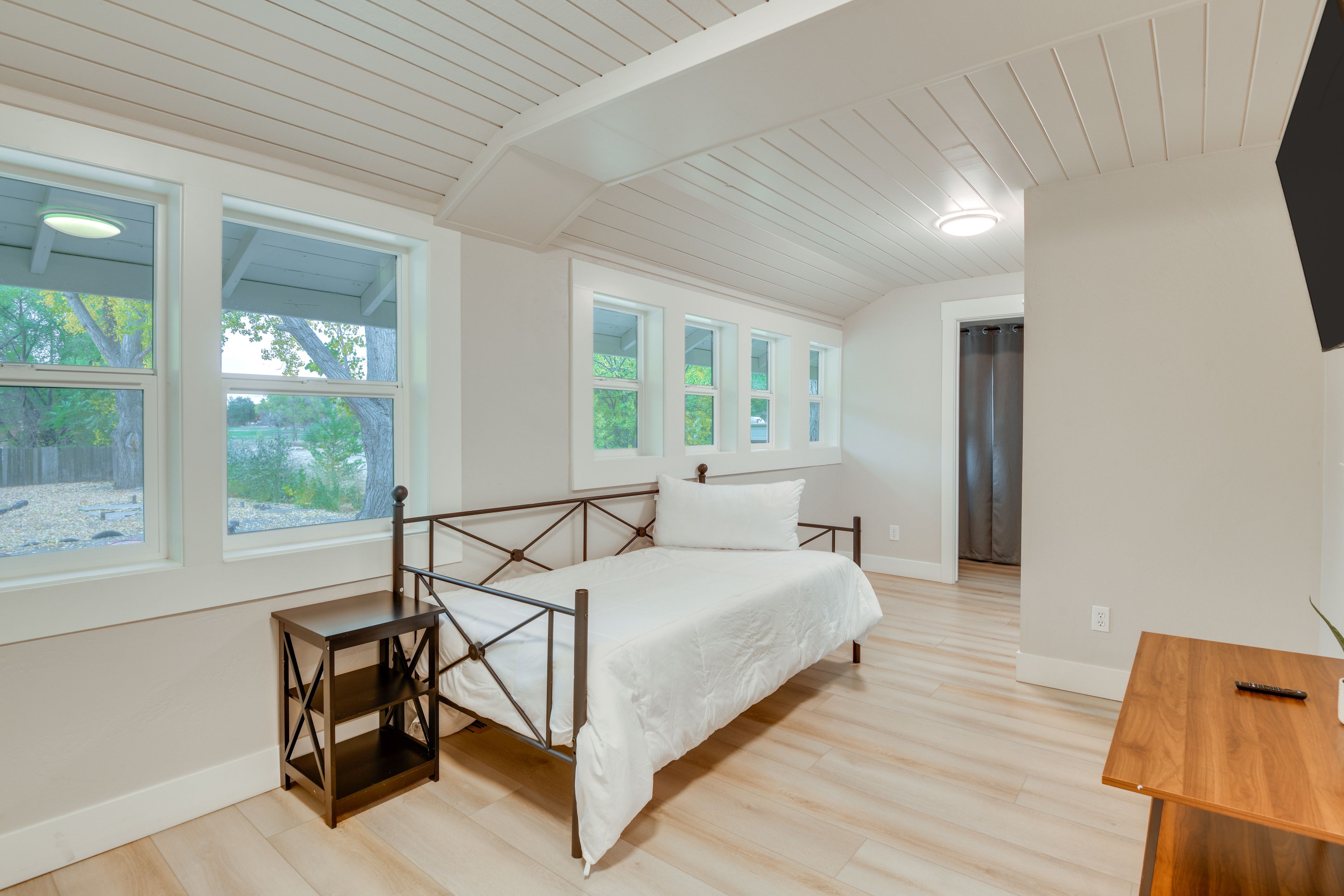 Bonus Area | Twin Daybed | 1st Floor