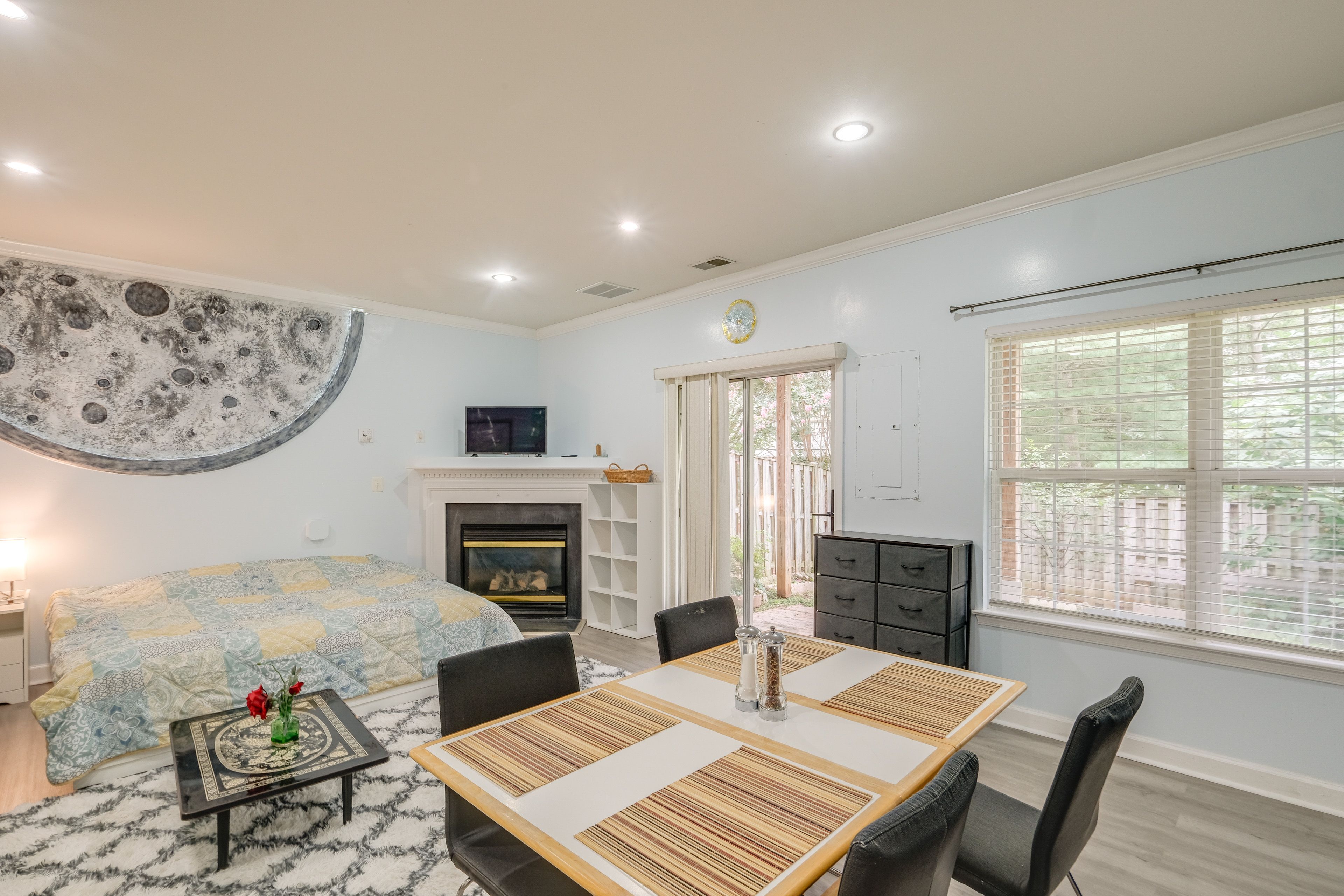 Sterling Vacation Rental | Studio | 1BA | 1 Step Required | 360 Sq Ft