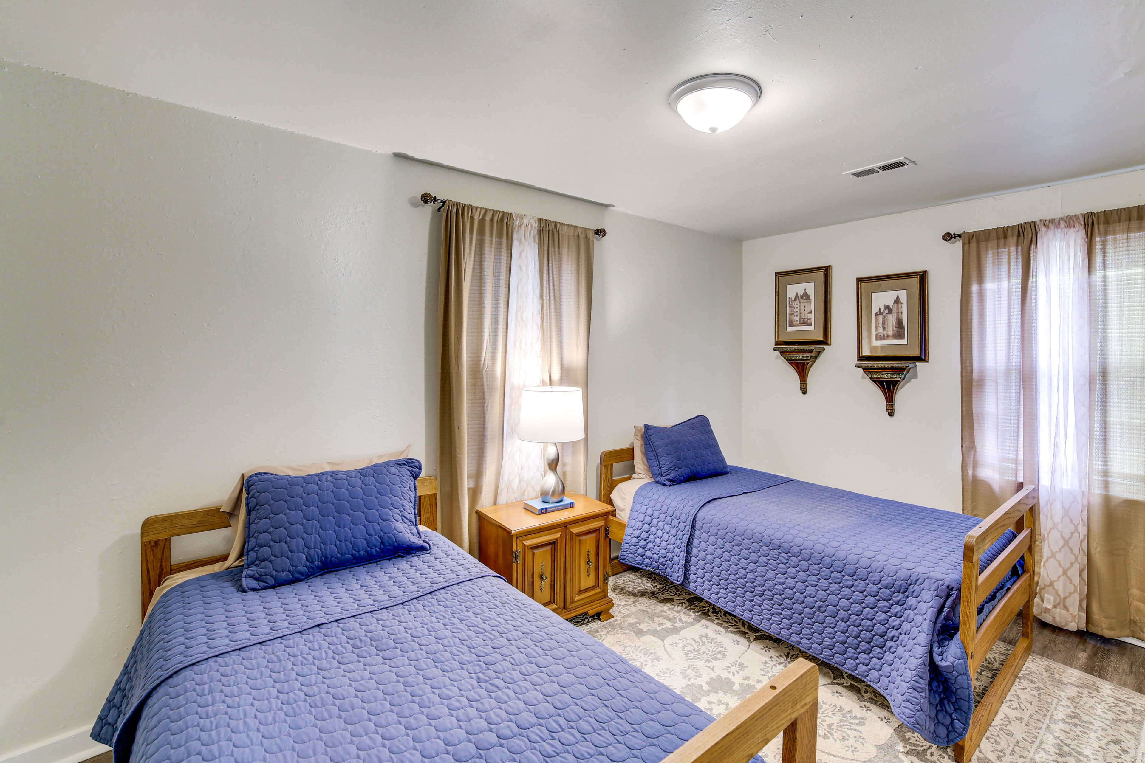 Bedroom 2 | 2 Twin Beds