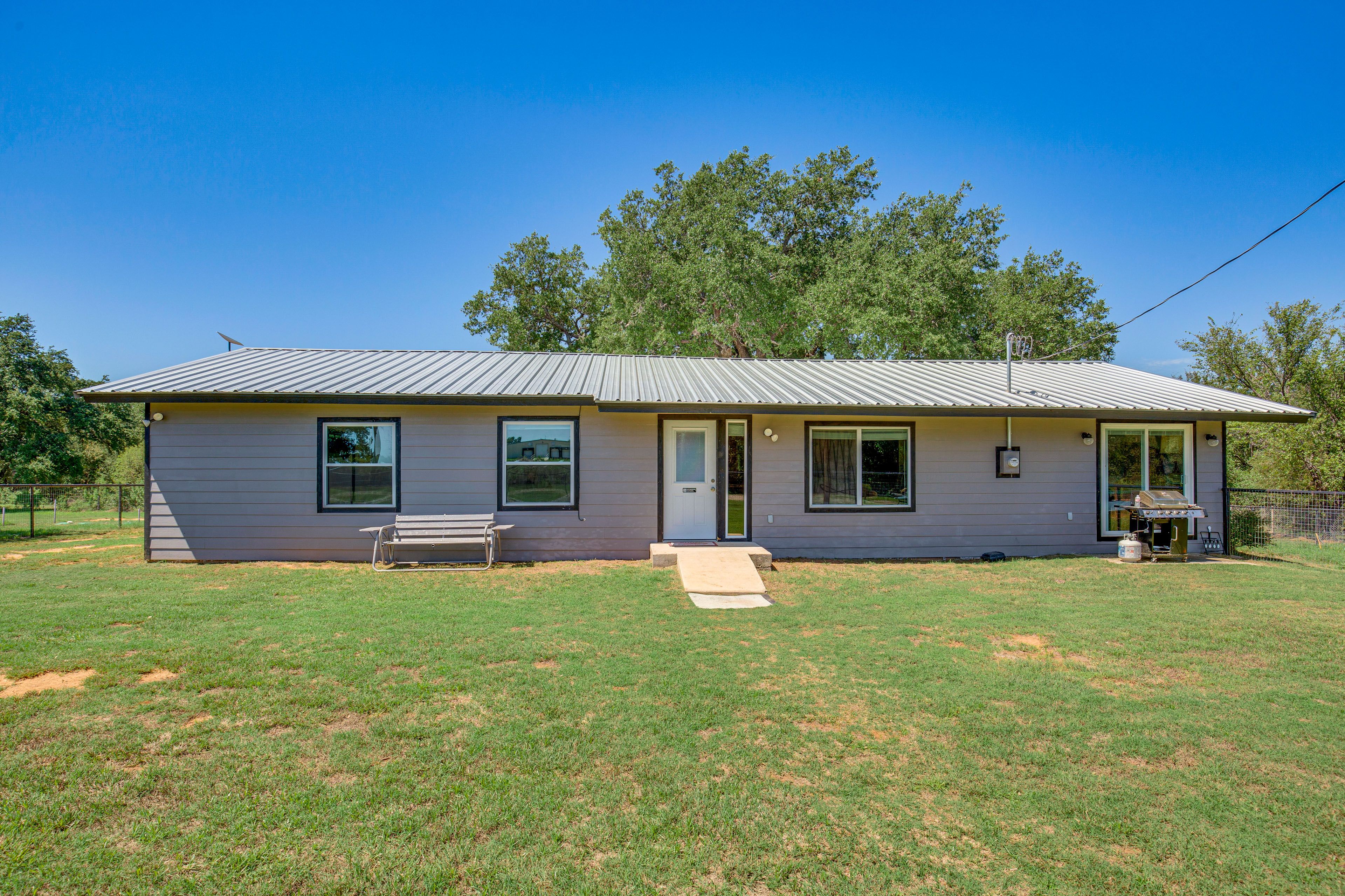 Millsap Vacation Rental | 3BR | 2BA | 1,850 Sq Ft | Step-Free Entry
