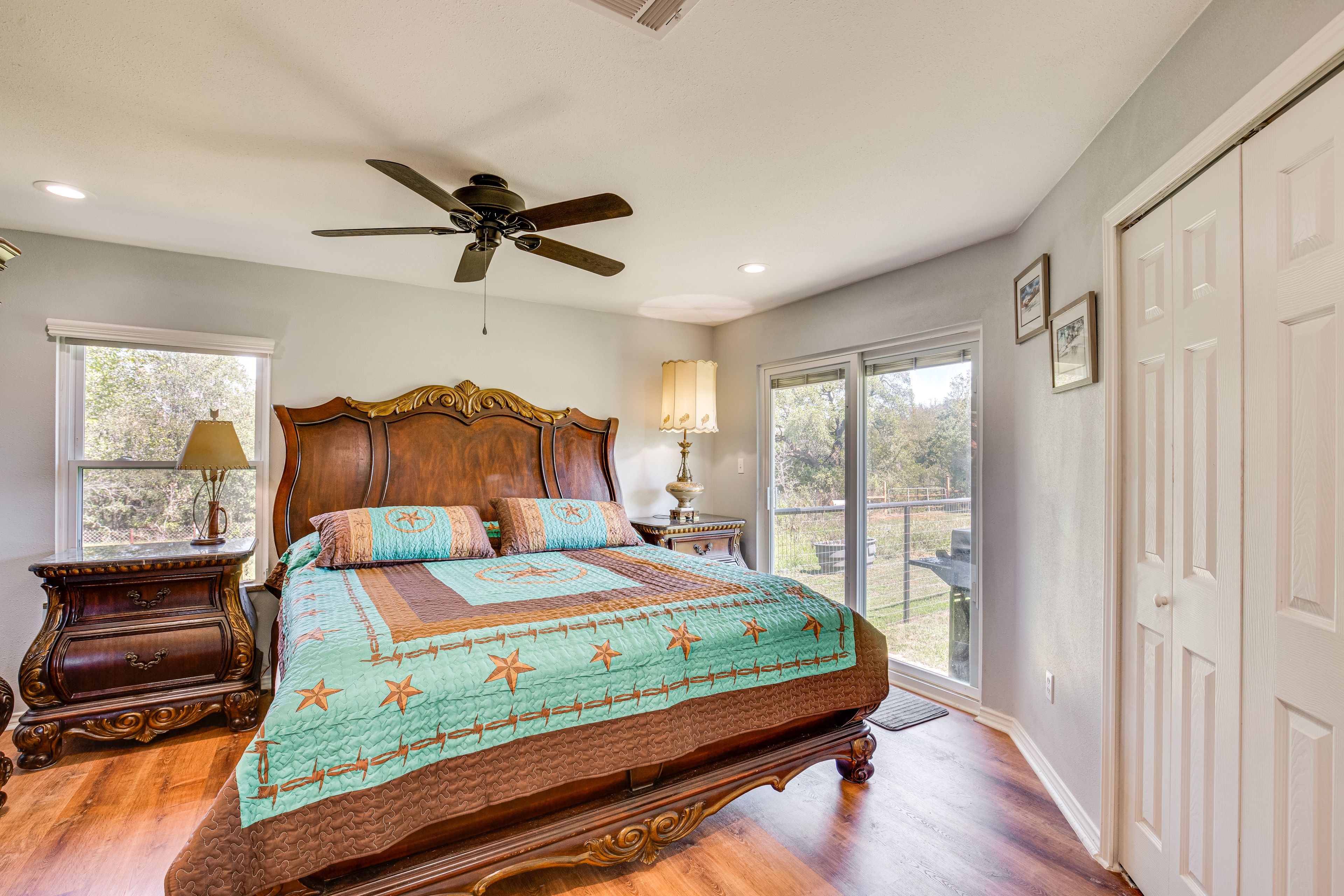 Bedroom Suite | King Bed