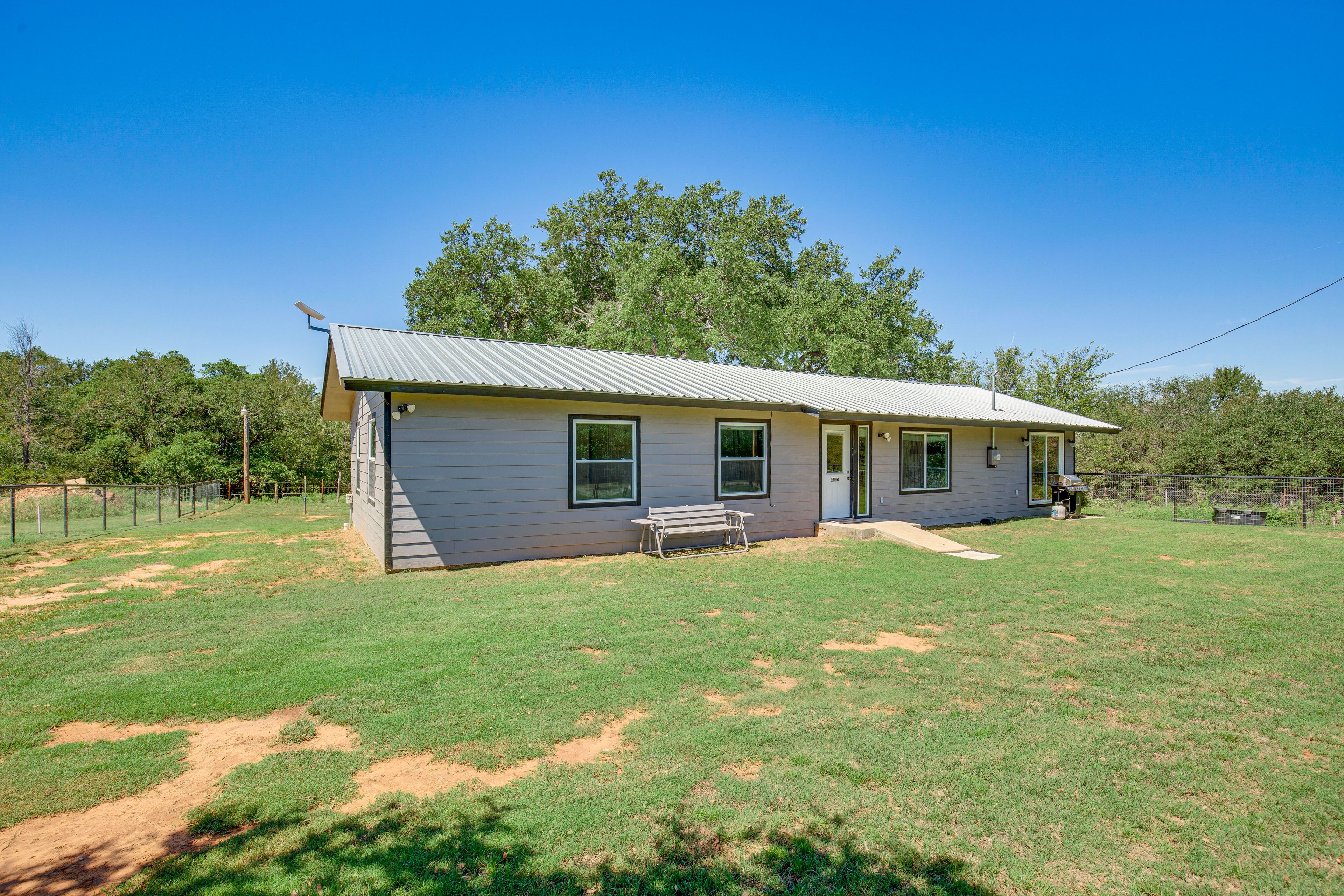 Front Yard | Gas Grill