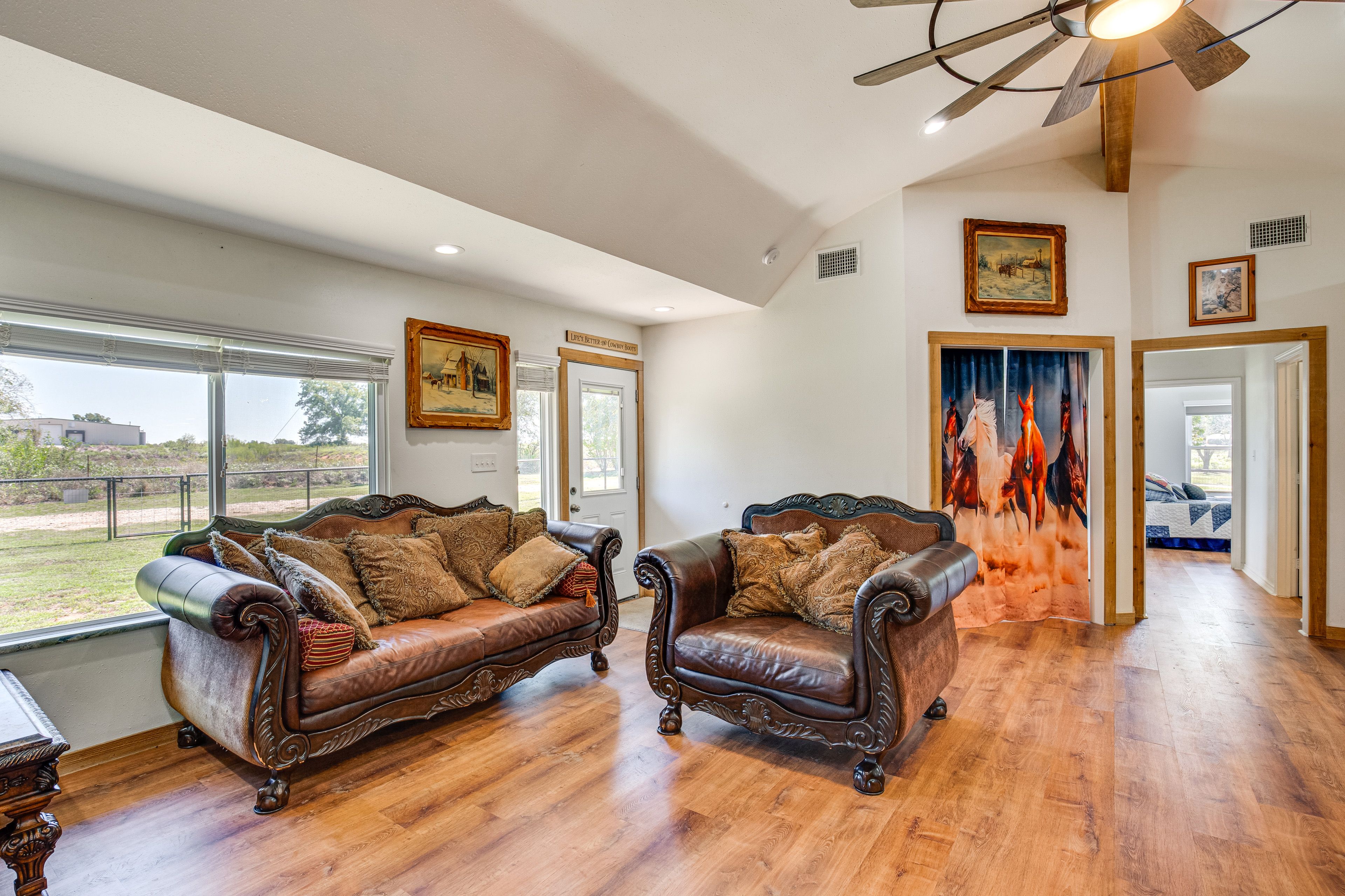 Living Room | Smart TV