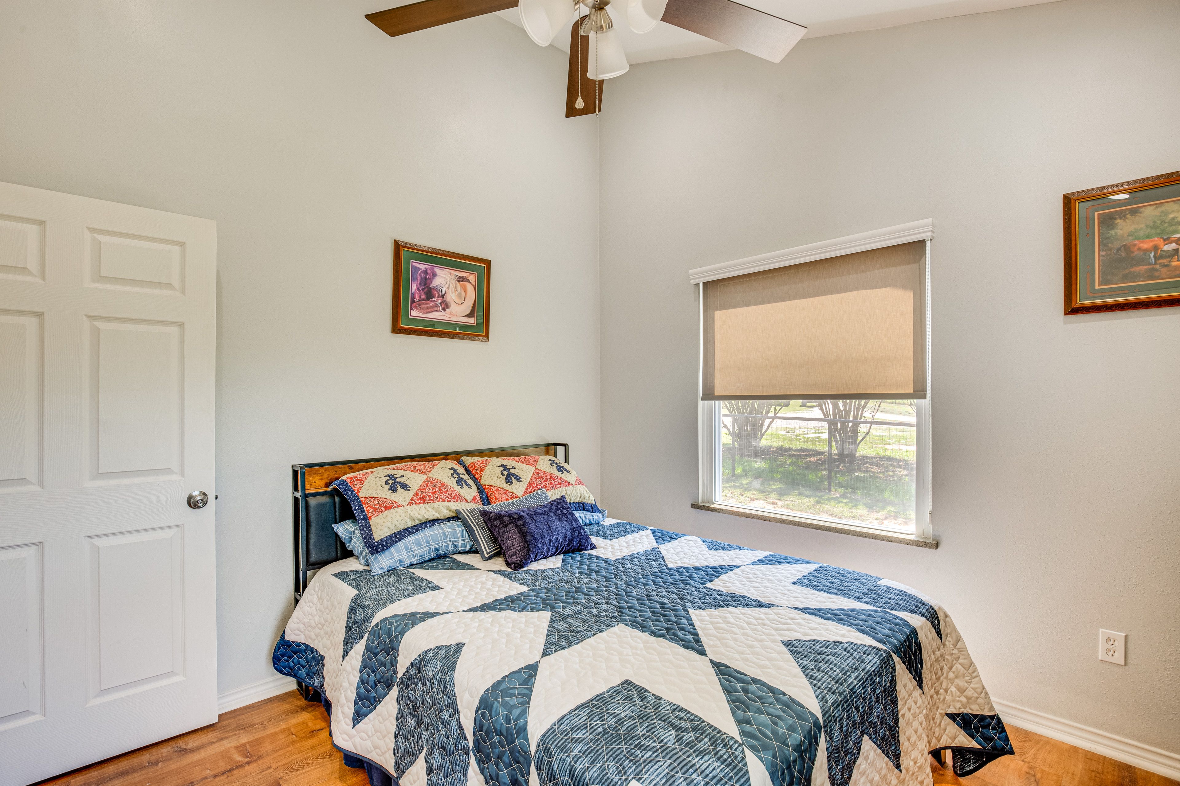 Bedroom 2 | Queen Bed