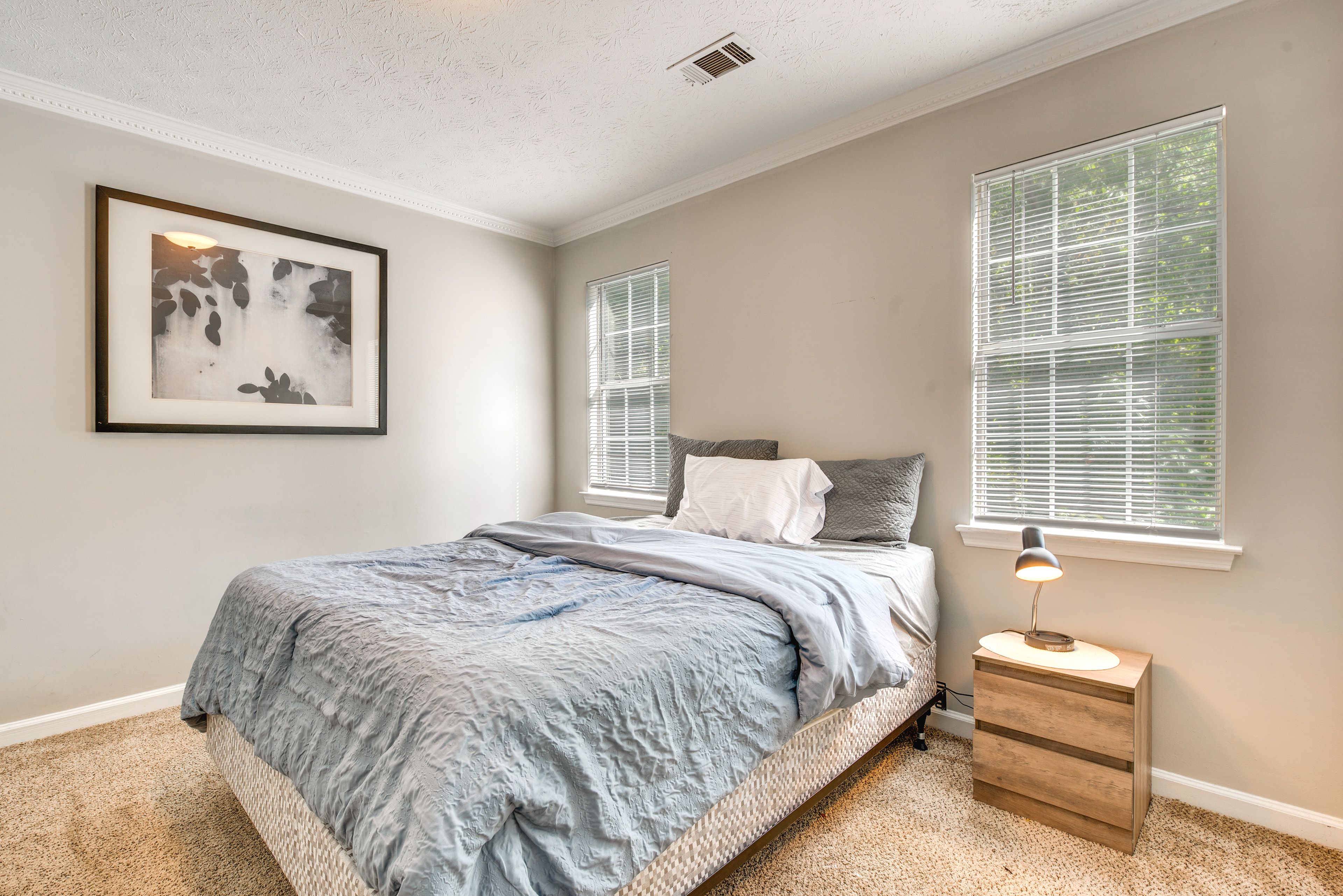 Bedroom 2 | Queen Bed | 1st Floor