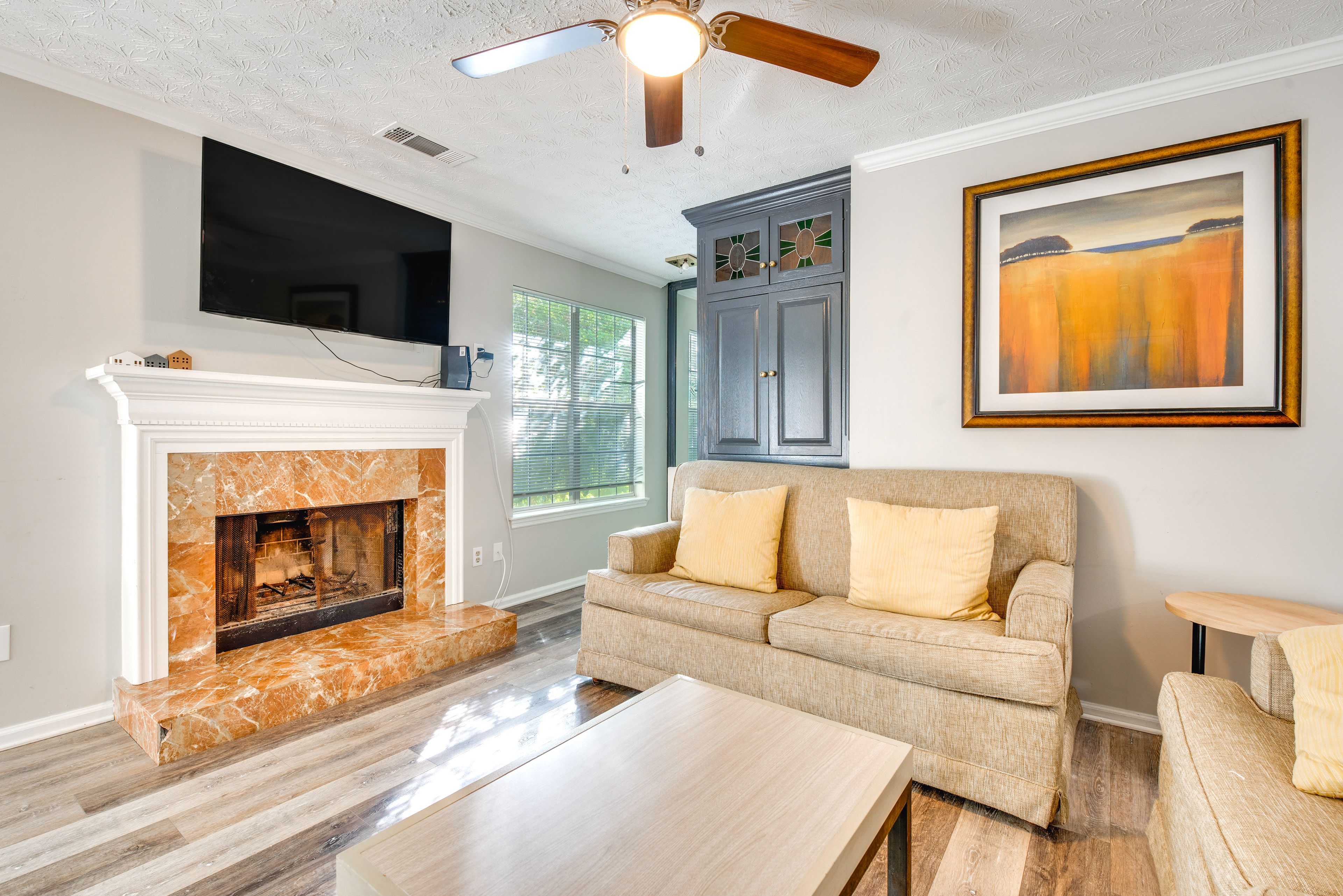 Living Room | Free WiFi | 1st Floor | Sleeper Sofa