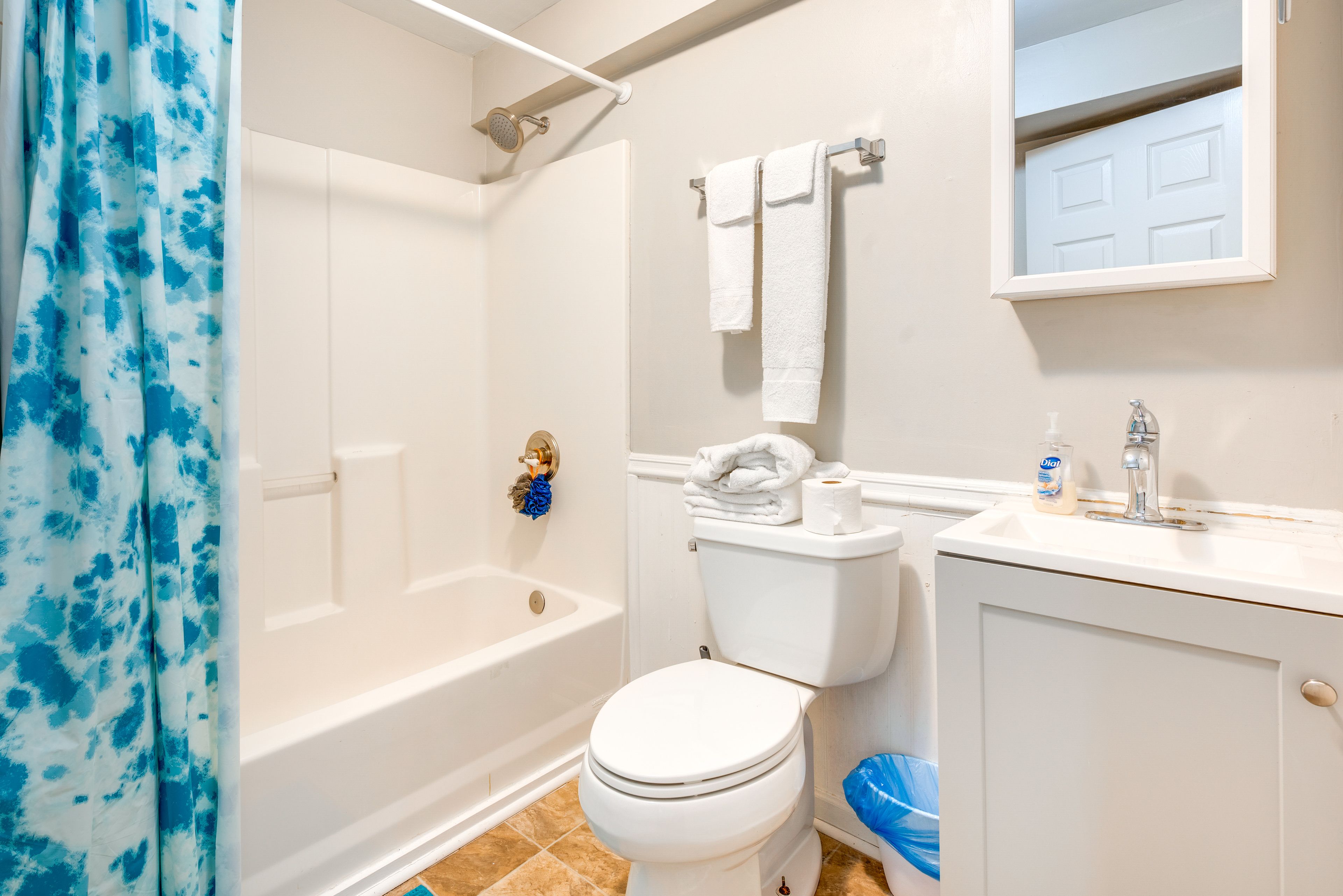 Bathroom | 1st Floor