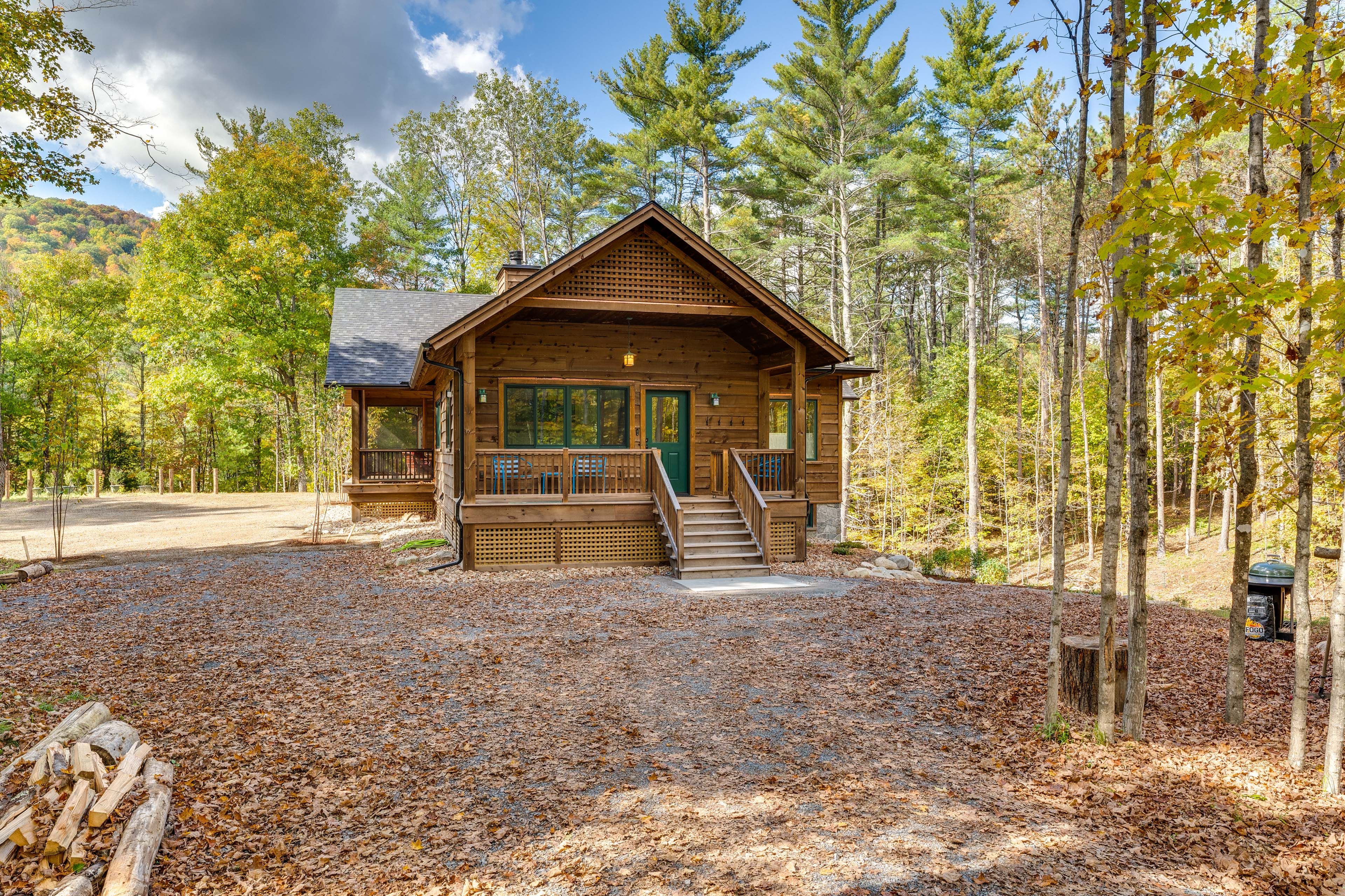 House Exterior | Gravel Driveway (4 Vehicles)