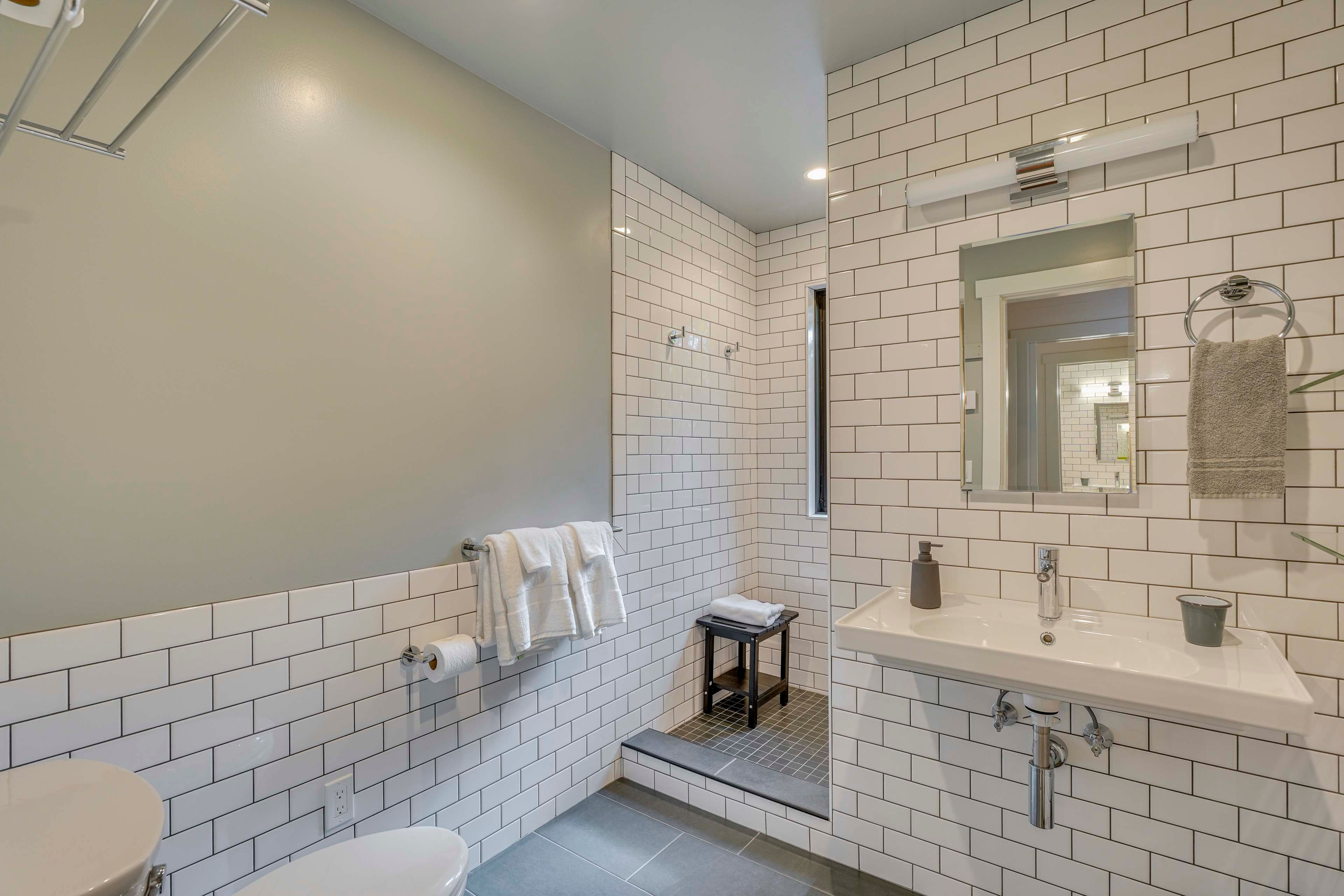 Full Bathroom | Upper Level