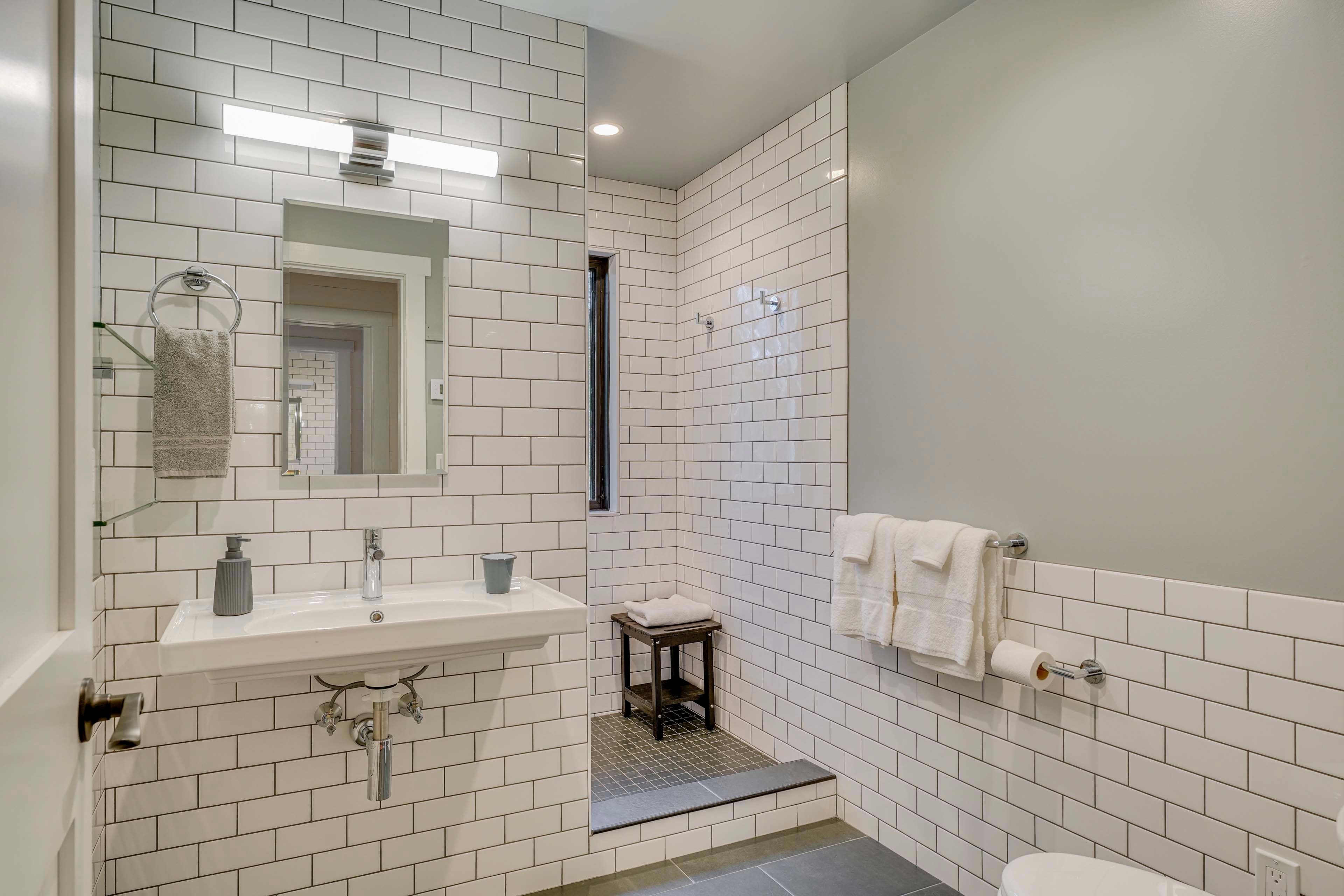 Full Bathroom | Upper Level
