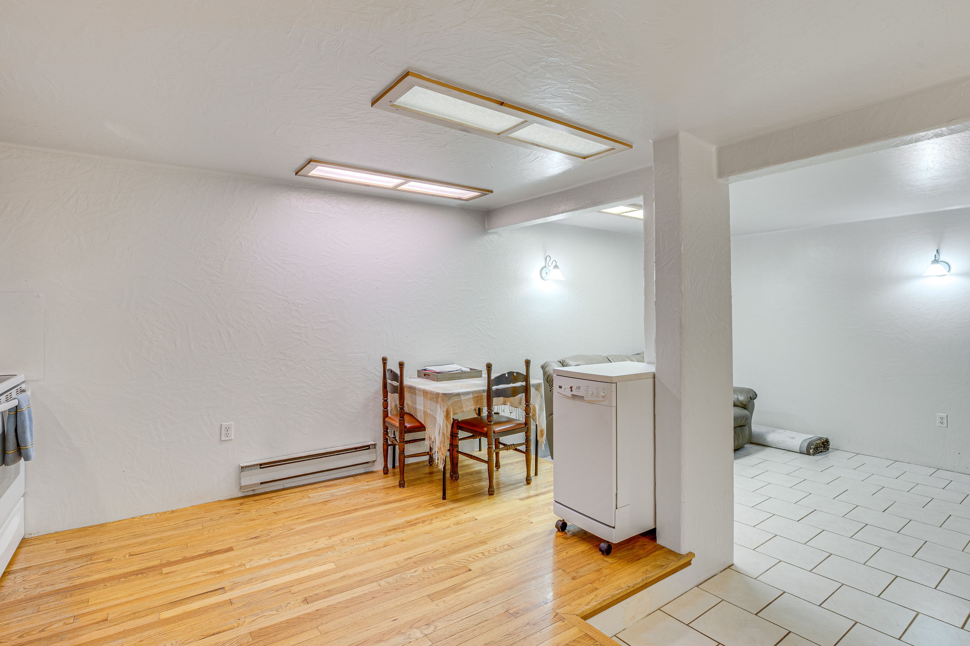 Dining Area | Lower Level + 1 Step | Dining Table