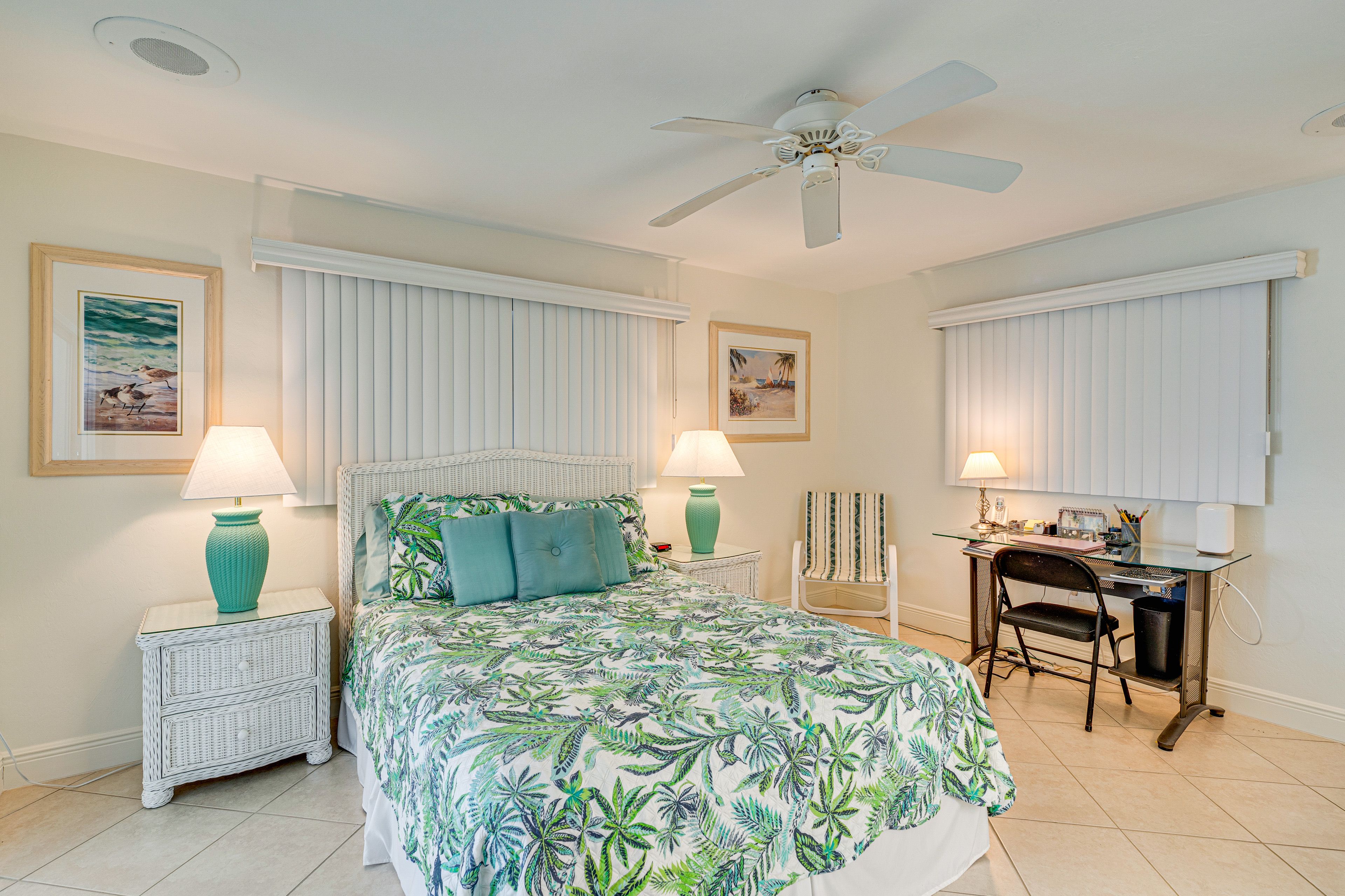 Bedroom 1 | Queen Bed | Smart TV | Desk | Linens Provided