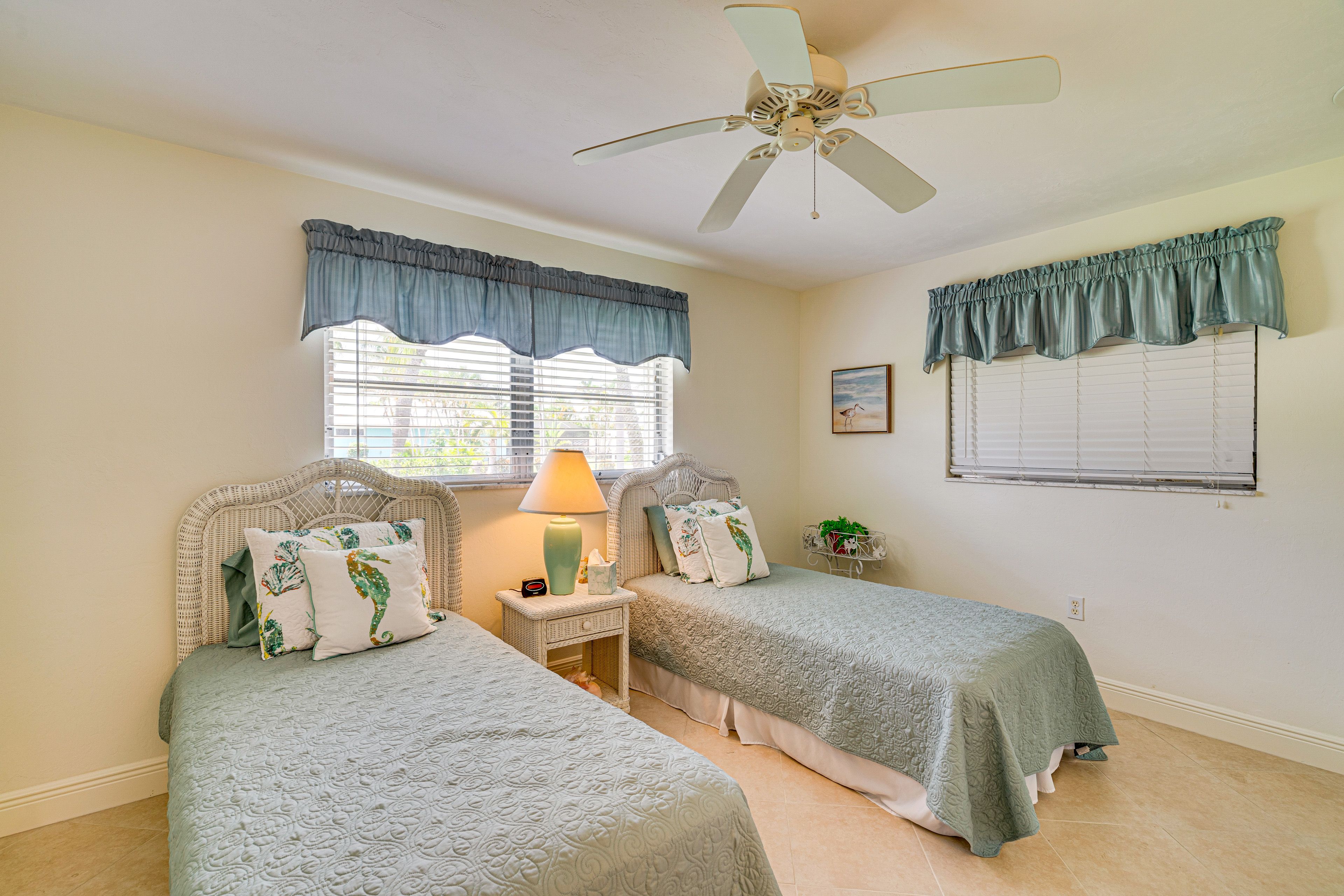 Bedroom 3 | 2 Twin Beds