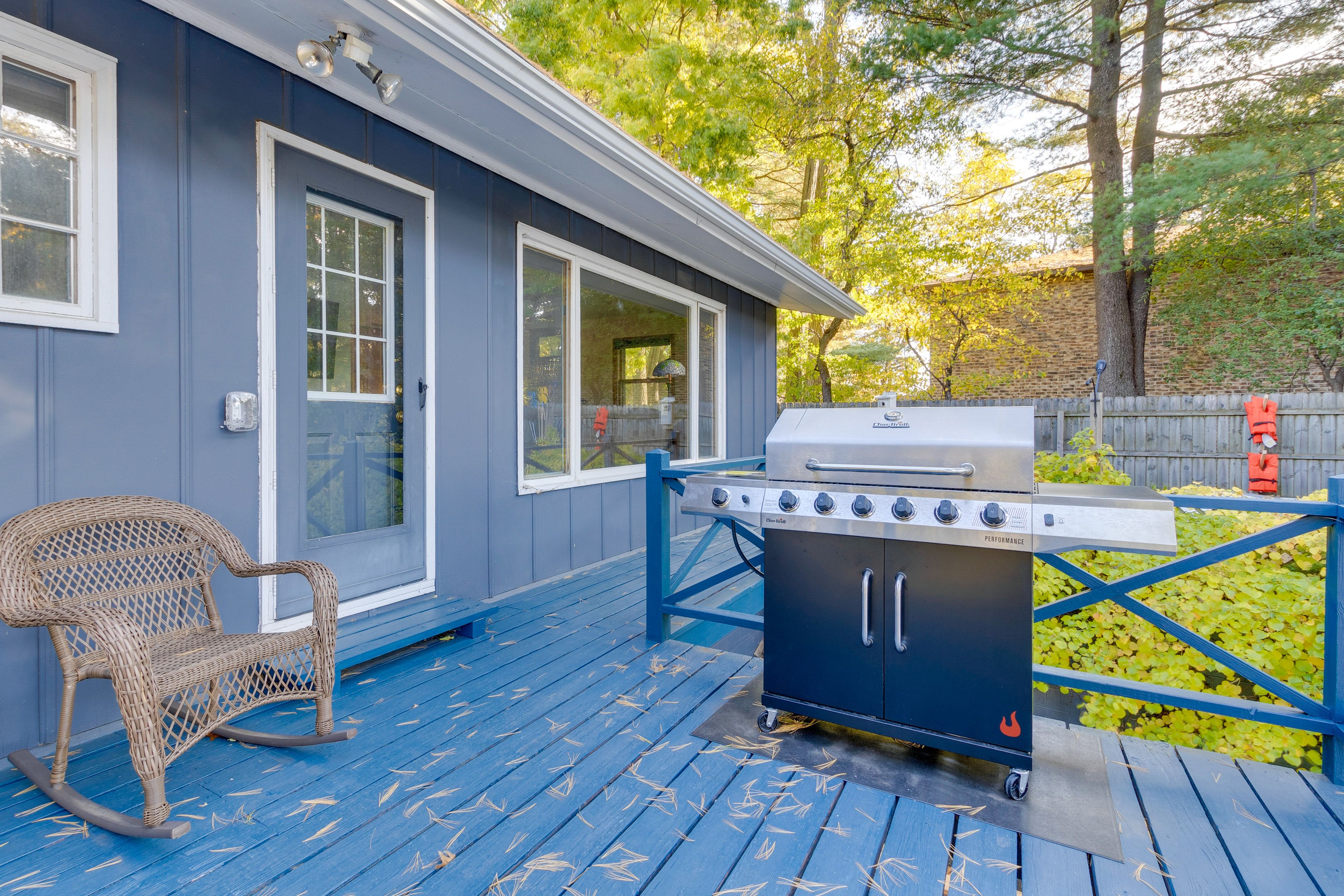 Private Deck | Gas Grill