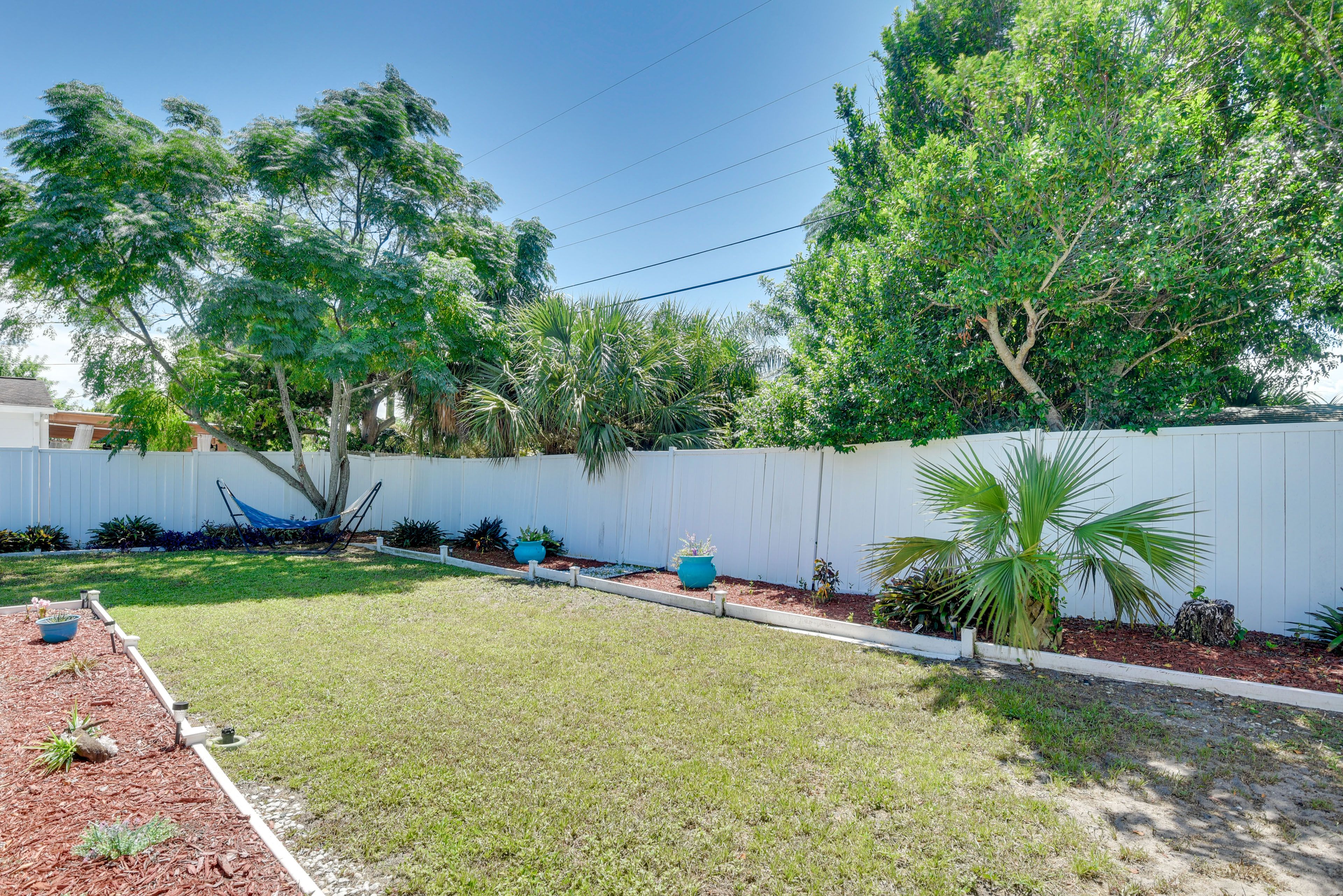 Fenced Backyard | Fire Pit | Hammock