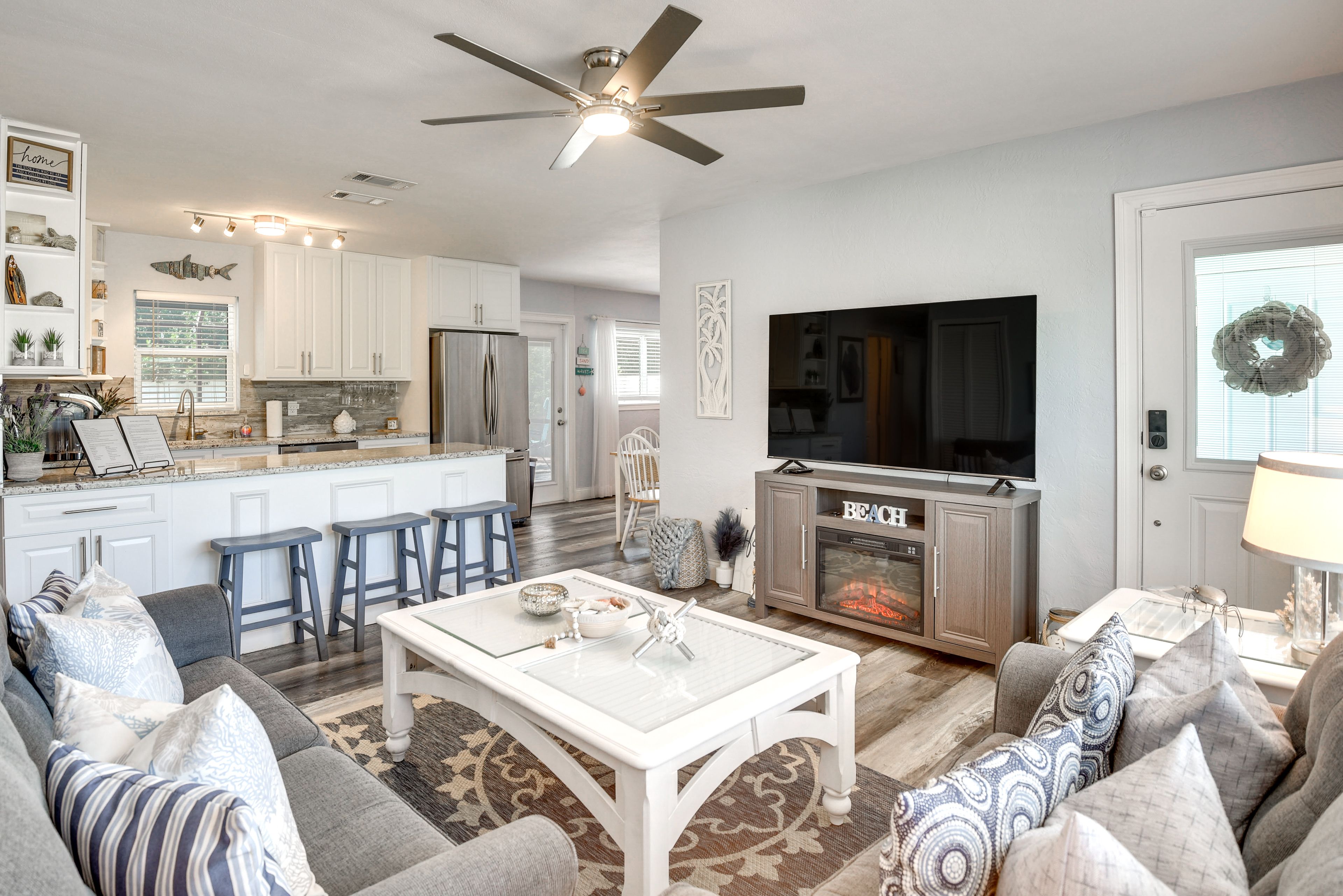 Ormond Beach Vacation Rental | 2BR | 1BA | 900 Sq Ft | 2 Steps Required