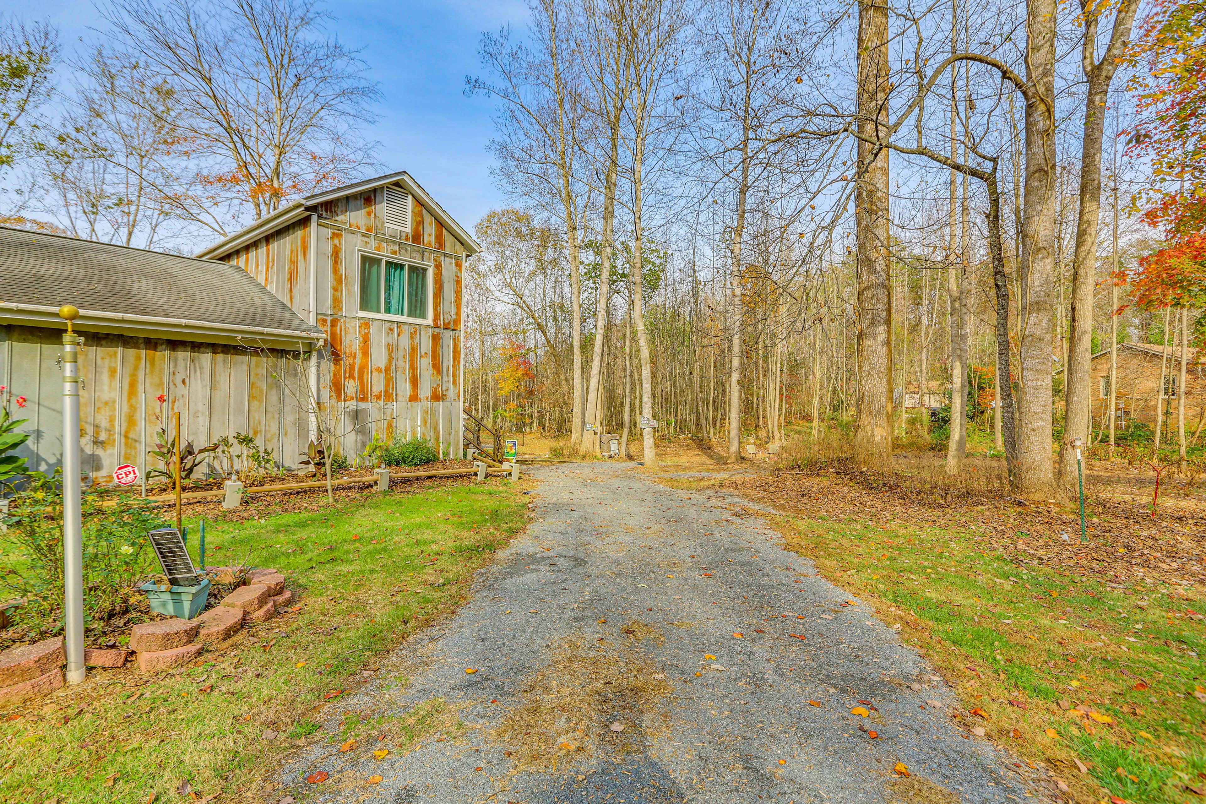 Parking | Gravel Driveway (4 Vehicles) | RV/Trailer Parking Allowed On-Site