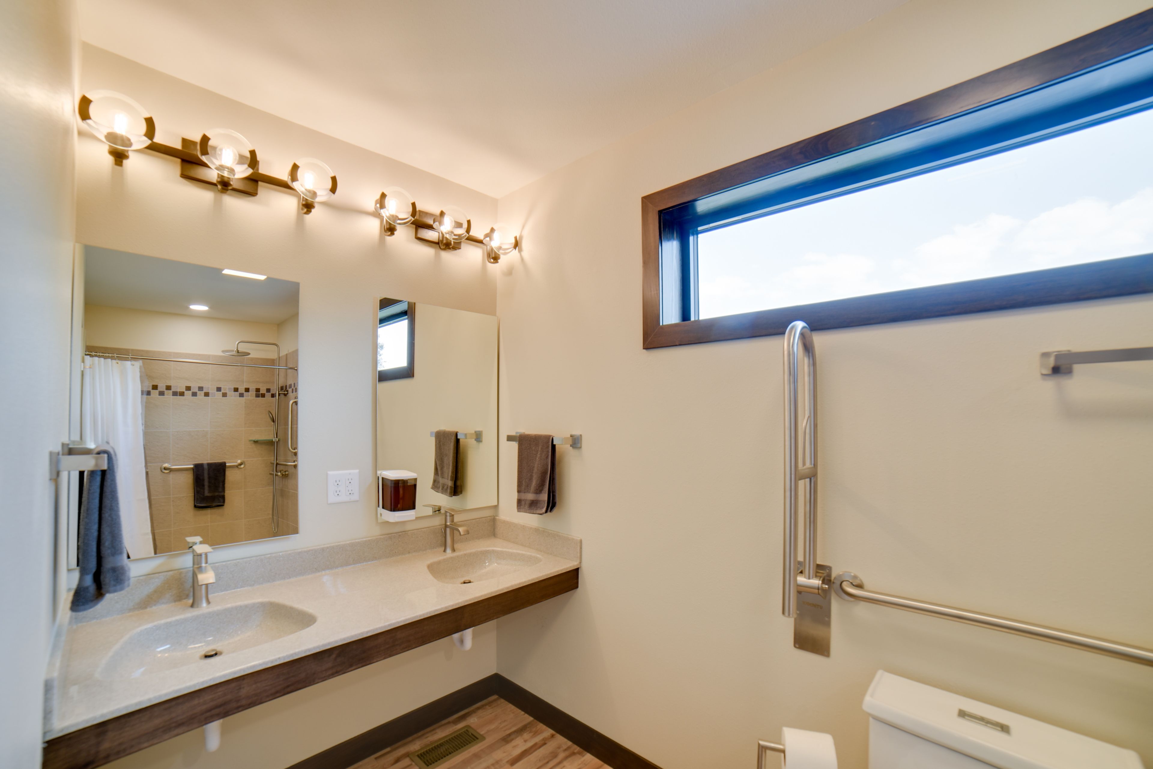 Bathroom | 2nd Floor