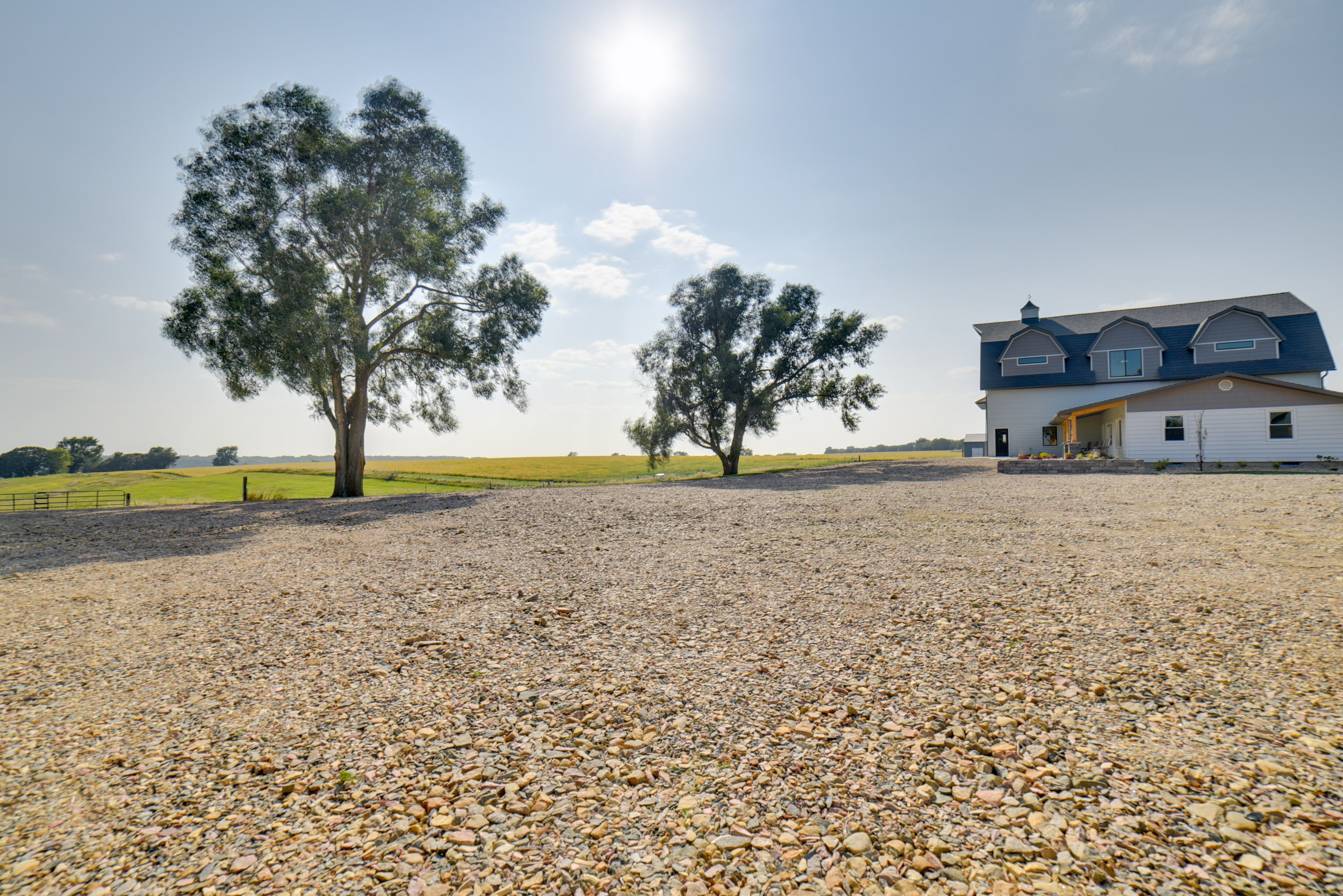 Parking | Driveway (40 Vehicles) | RV/Trailer Parking