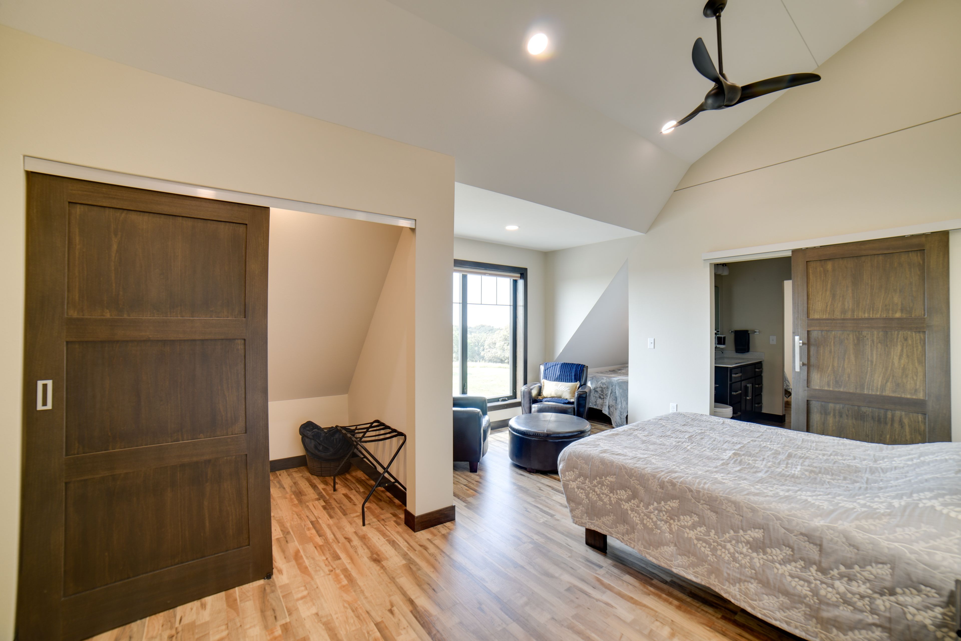 Bedroom 4 | Queen Bed | Twin Bed | 2nd Floor