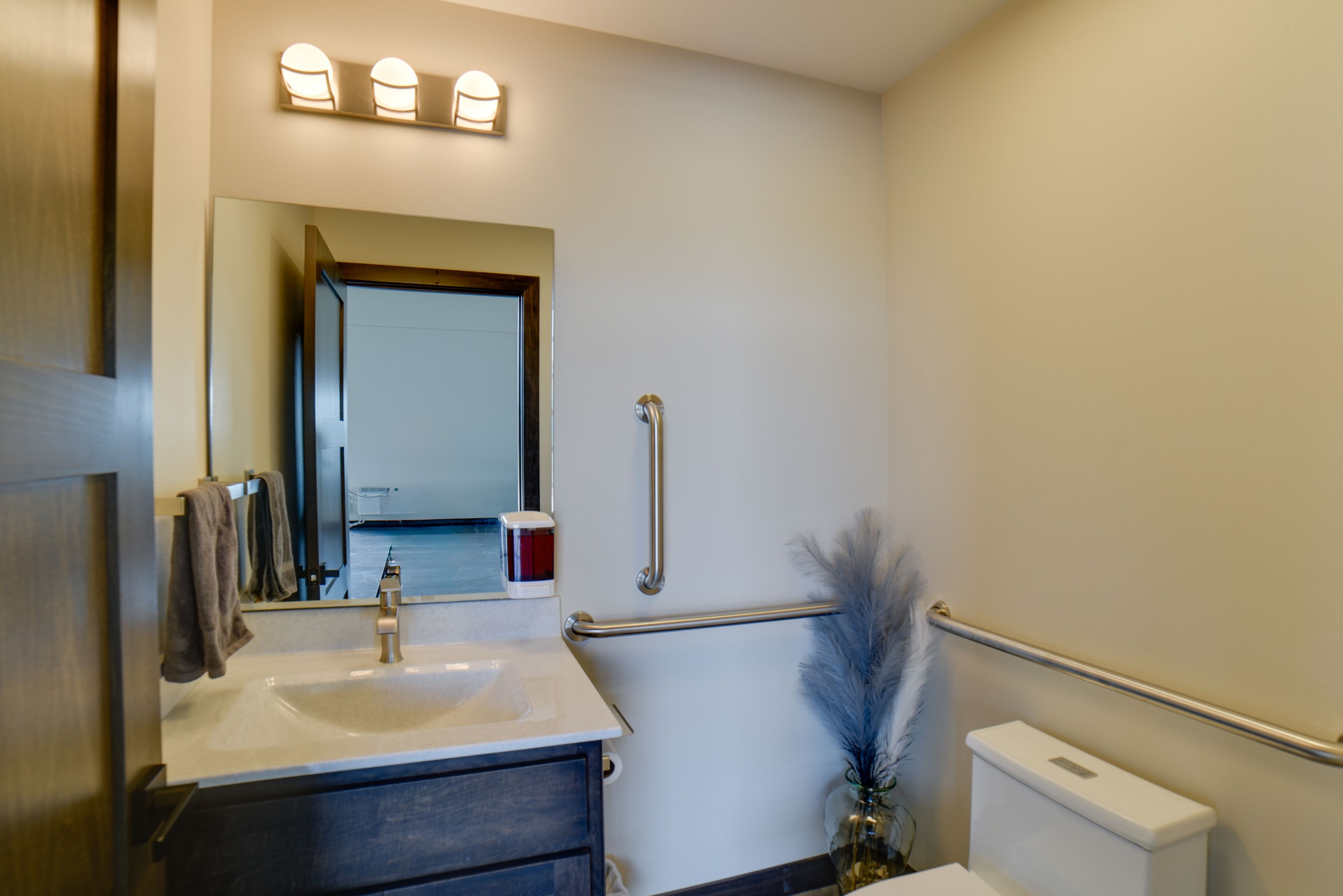 Half Bathroom | 1st Floor