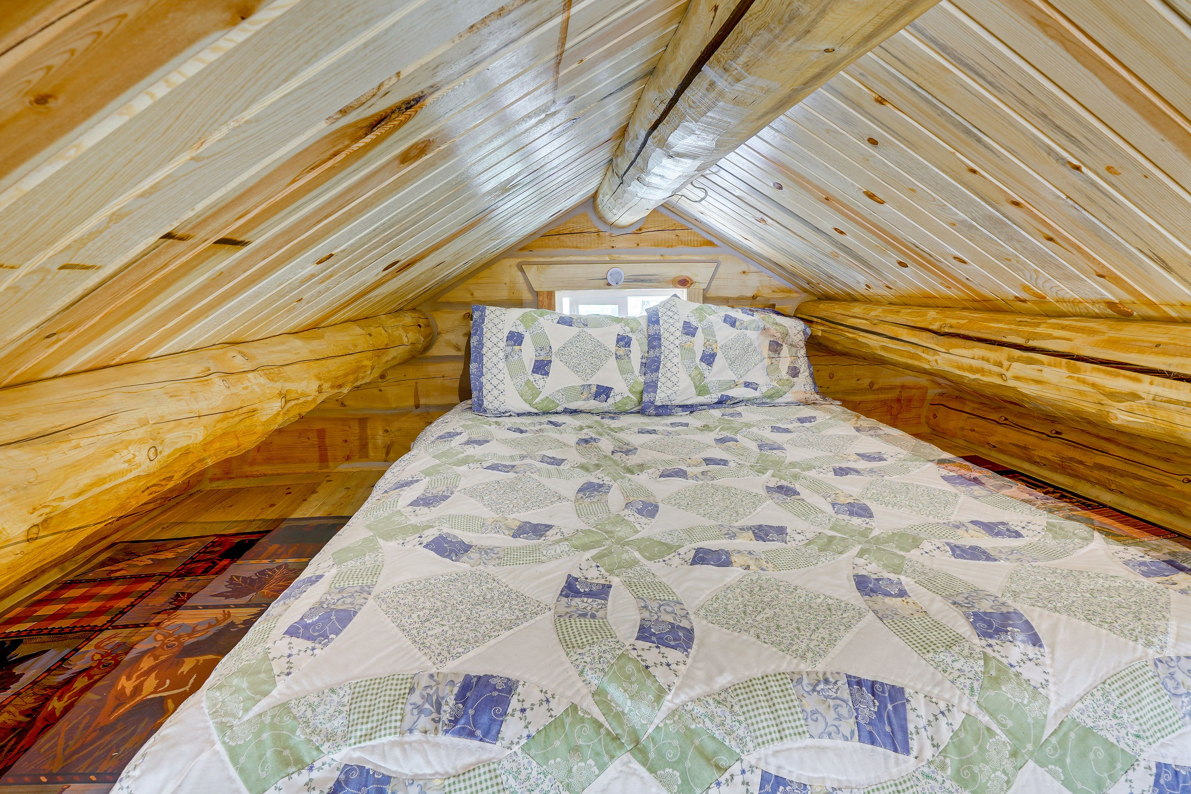 Studio | Lofted Queen Bed