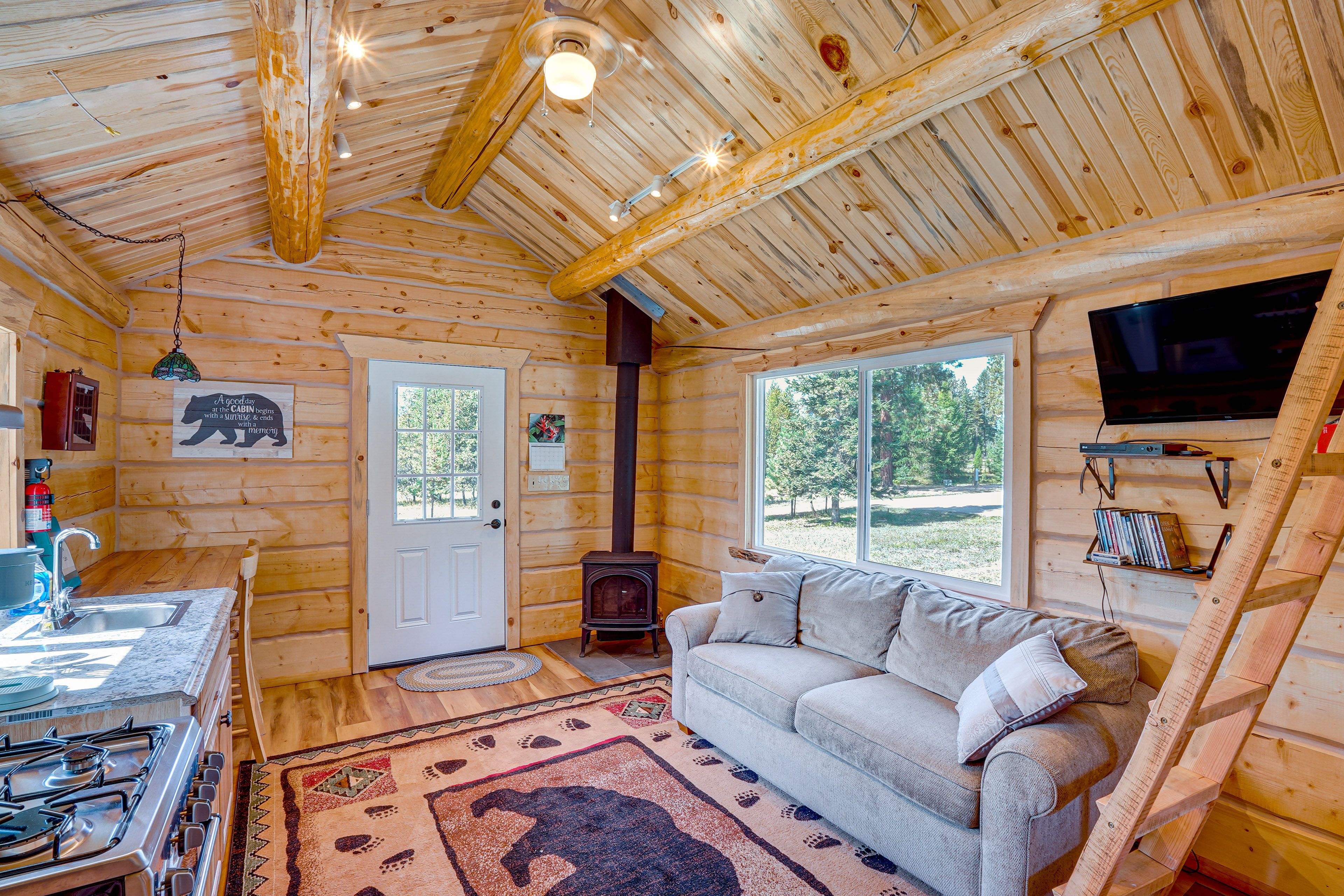 Studio | Propane Stove Fireplace | Board Games & DVDs