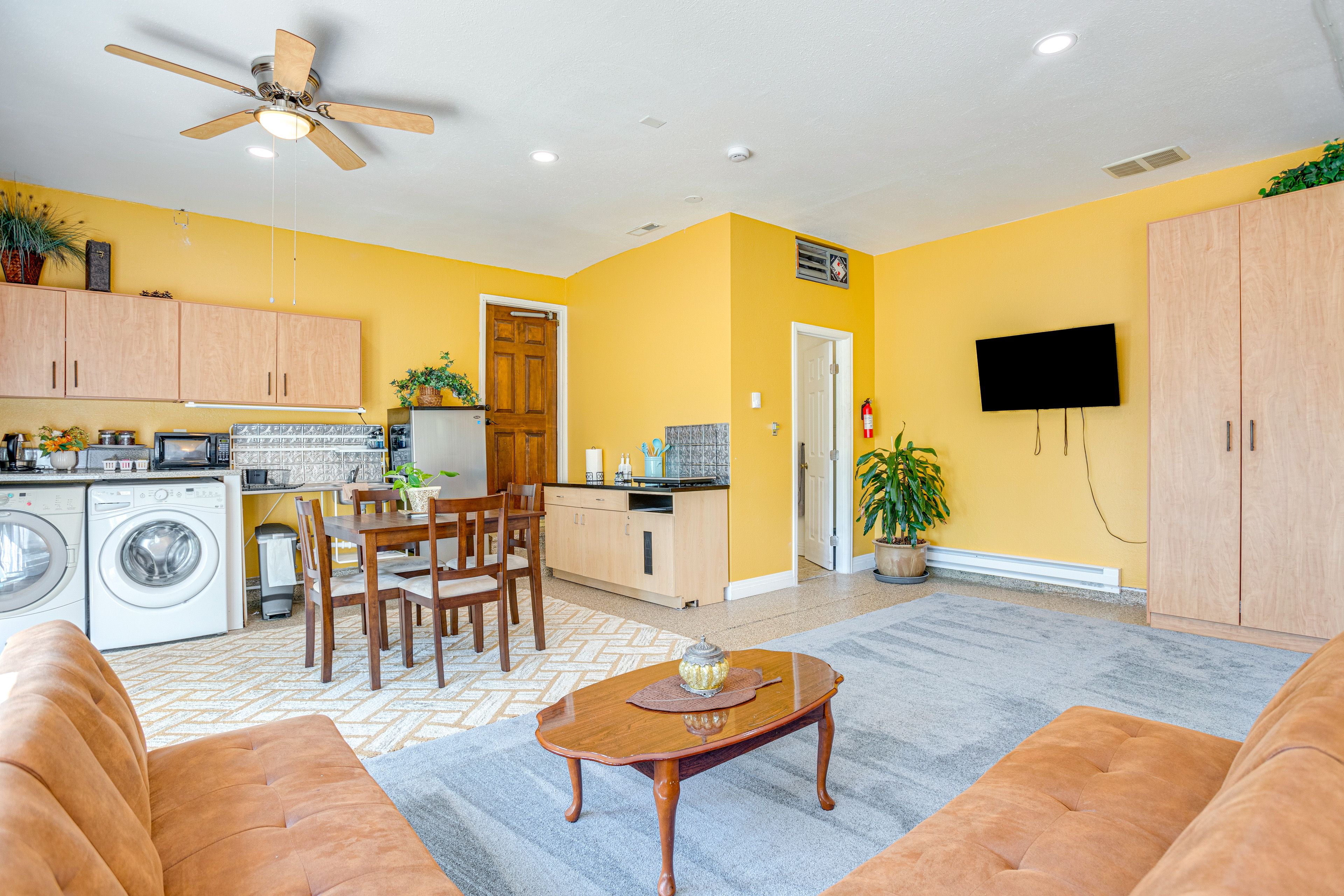 Aurora Vacation Rental | Studio | 1BA | 700 Sq Ft | Half Step Required