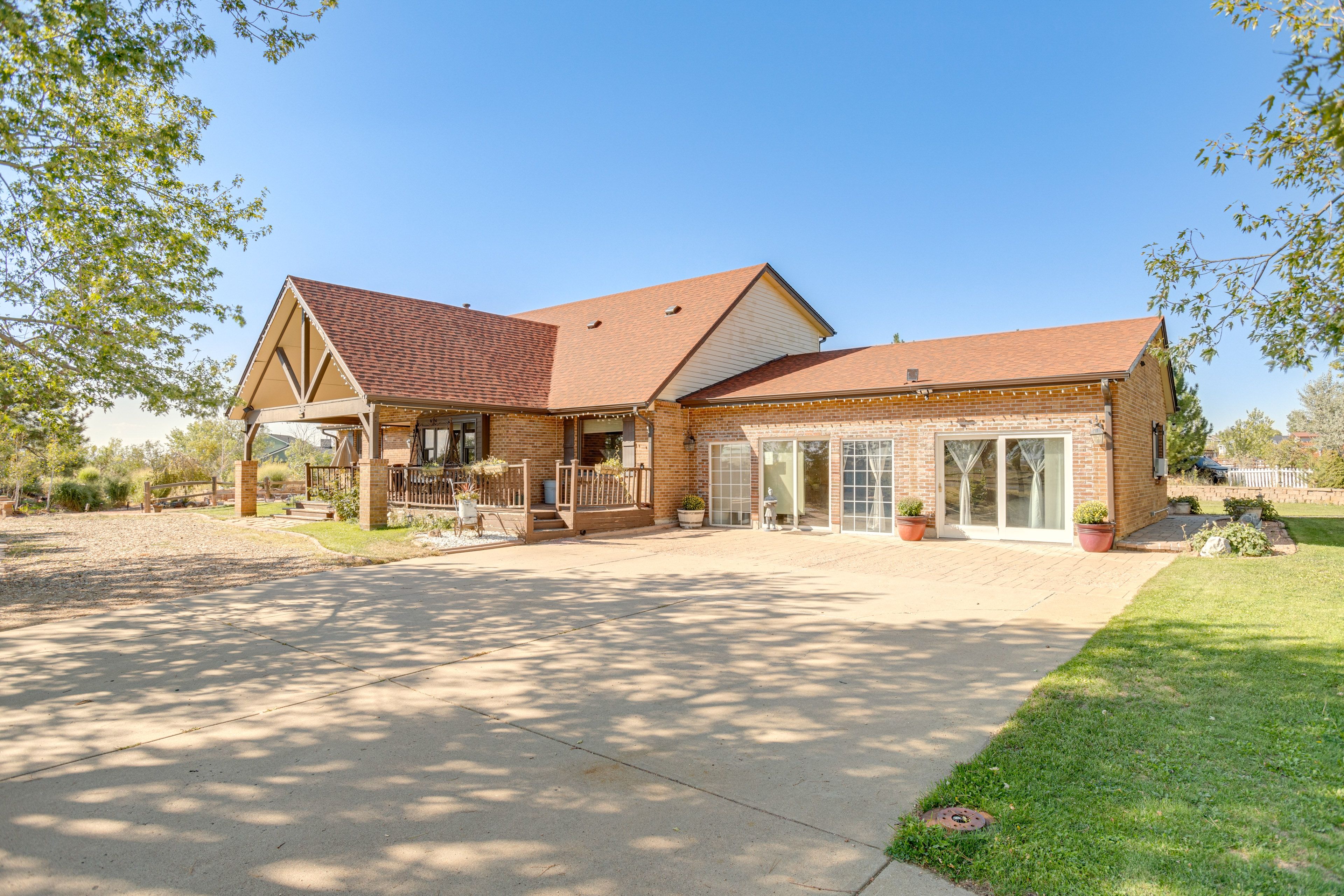 Property Exterior | Single-Story Studio