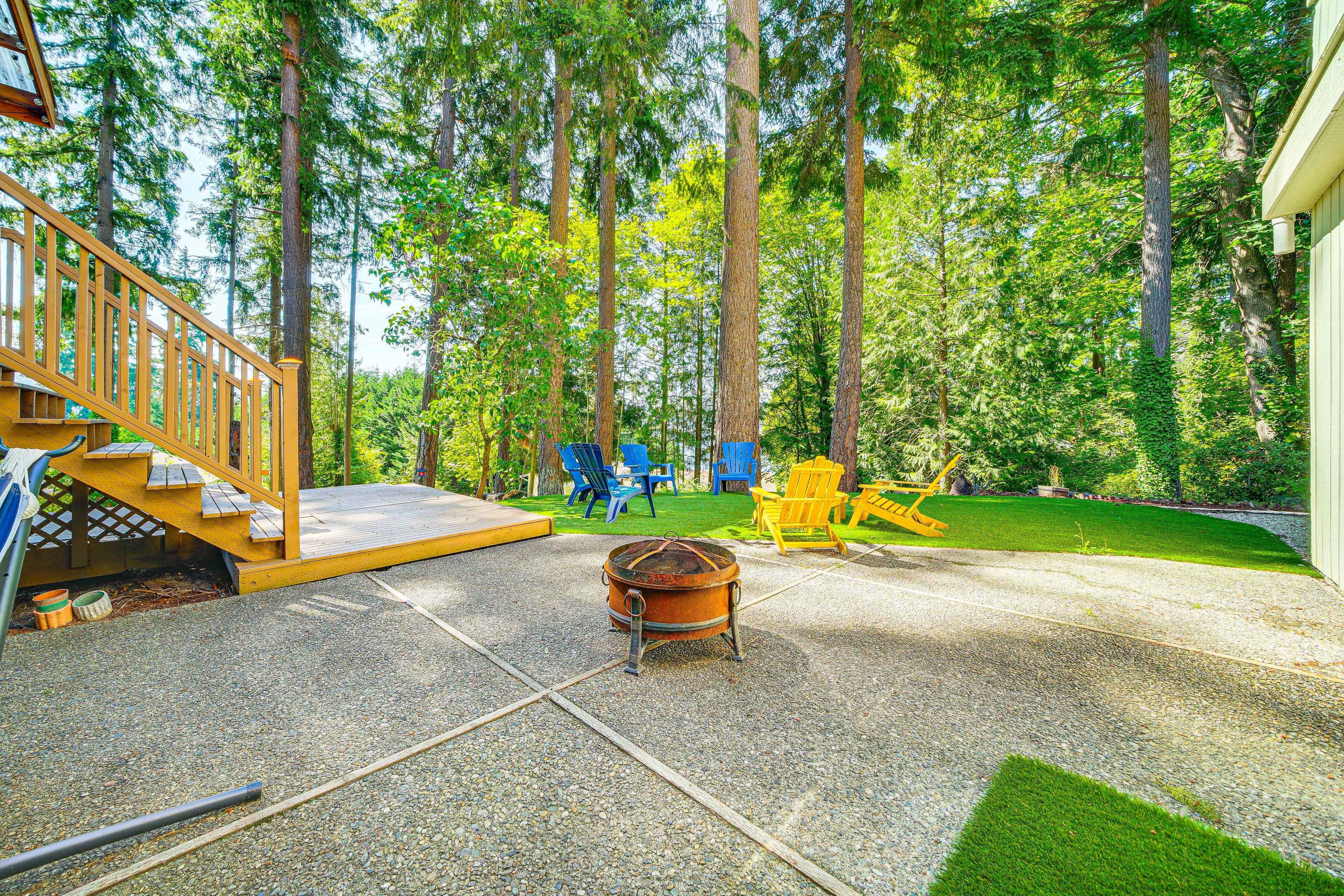 Private Yard | Fire Pit | Seating | Hammock
