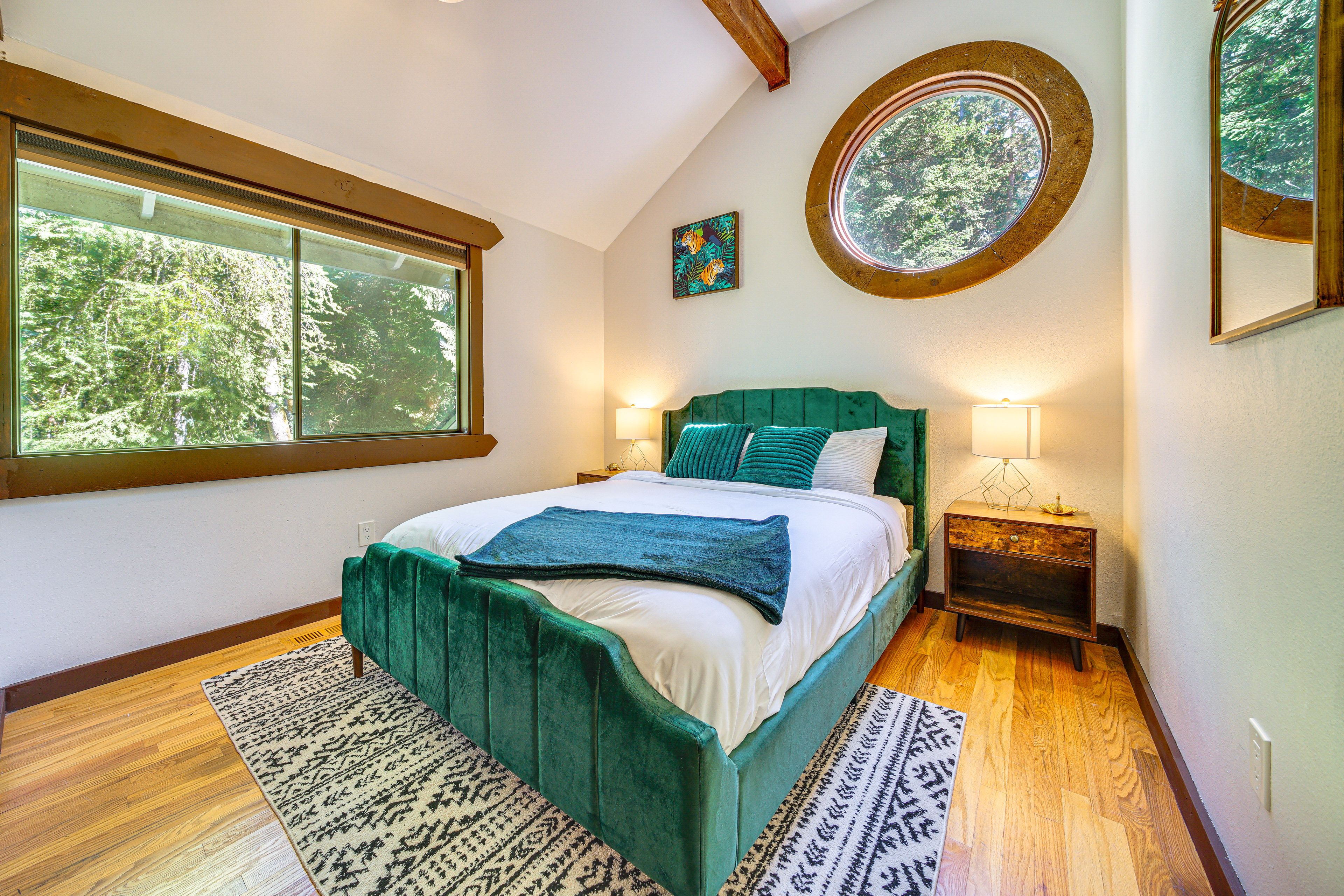 Bedroom 2 | Upper Level | Queen Bed