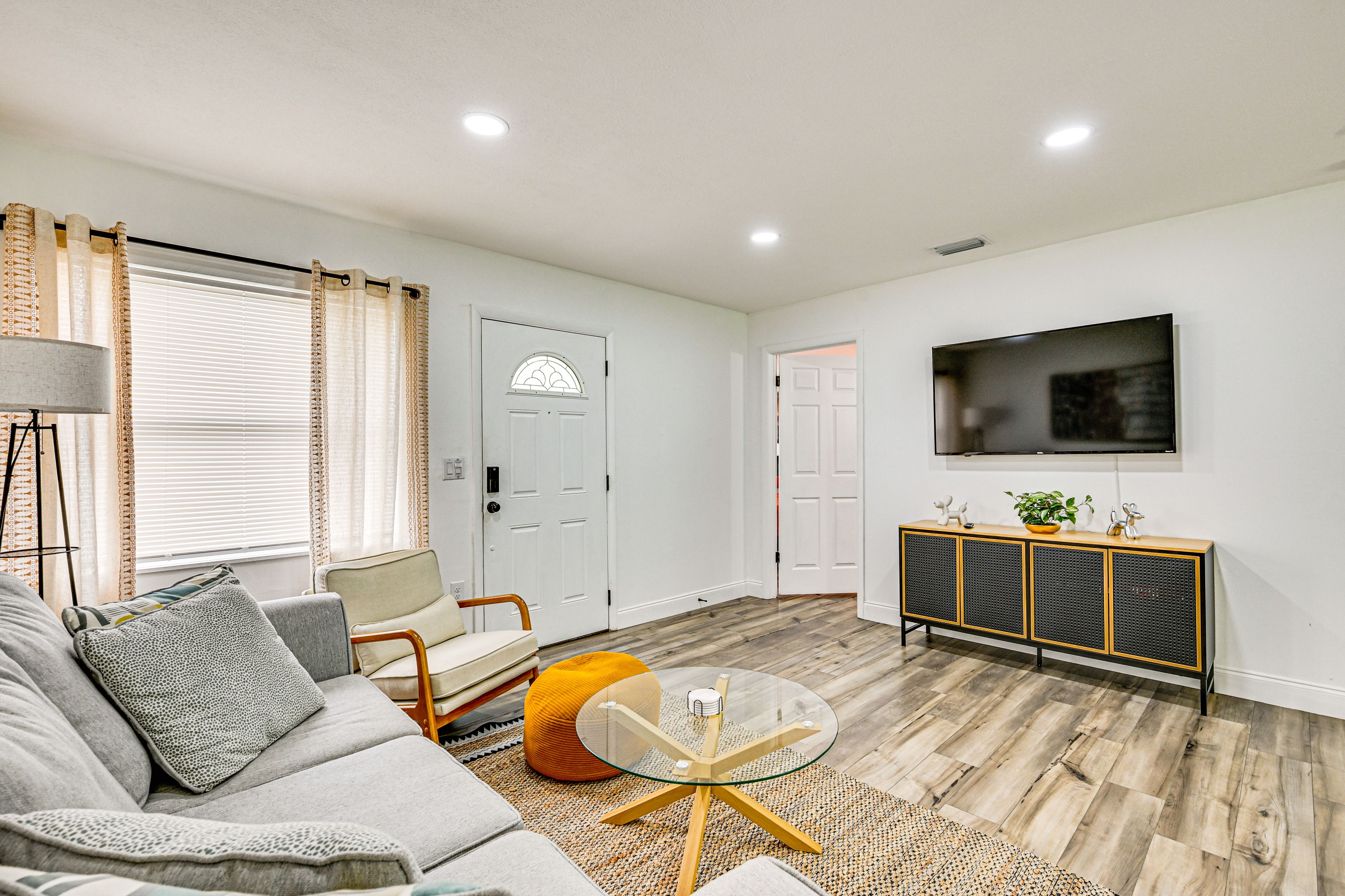 Tampa Vacation Rental | 4BR | 2BA | 1,300 Sq Ft | 1 Step Required