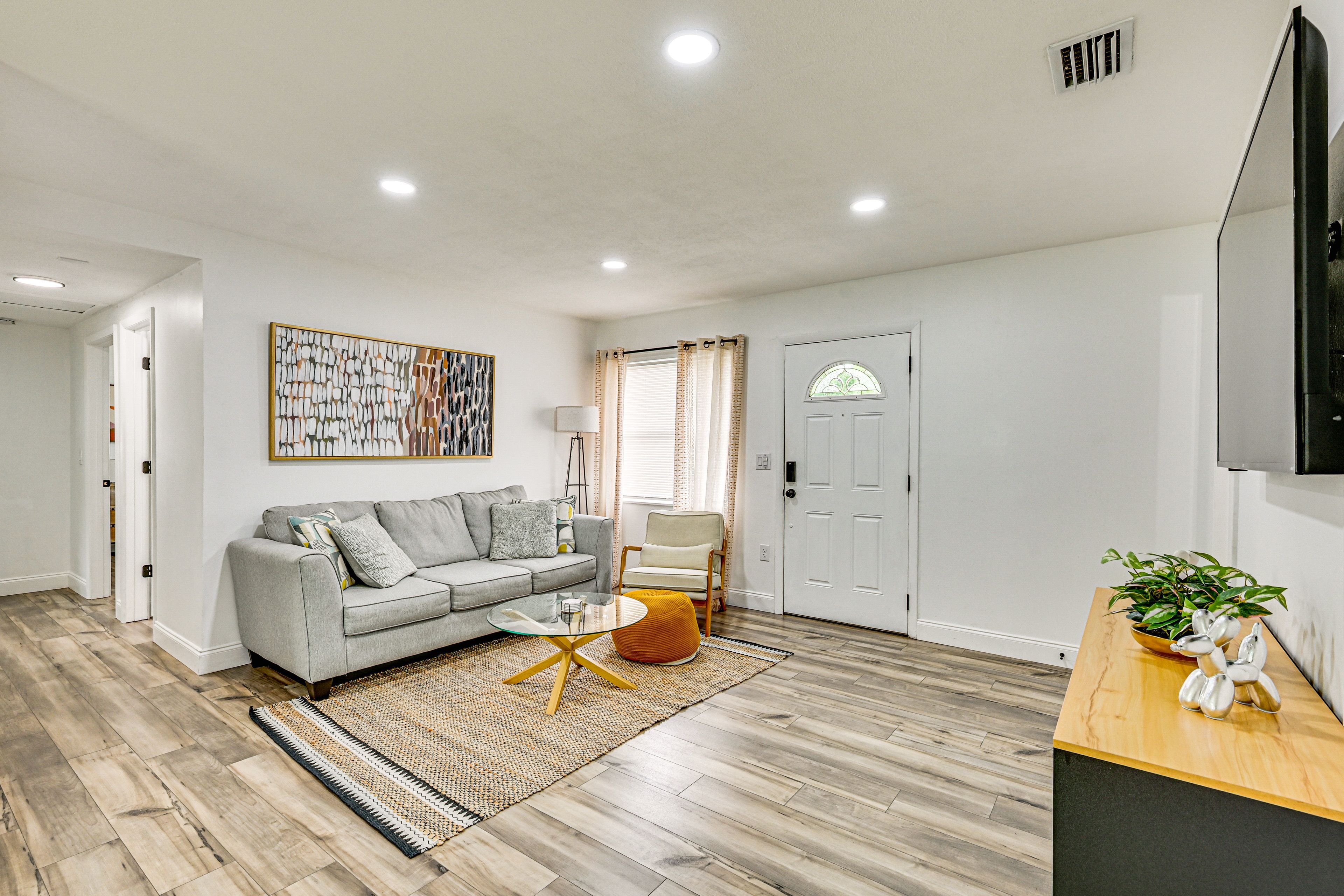 Living Room | Smart TV
