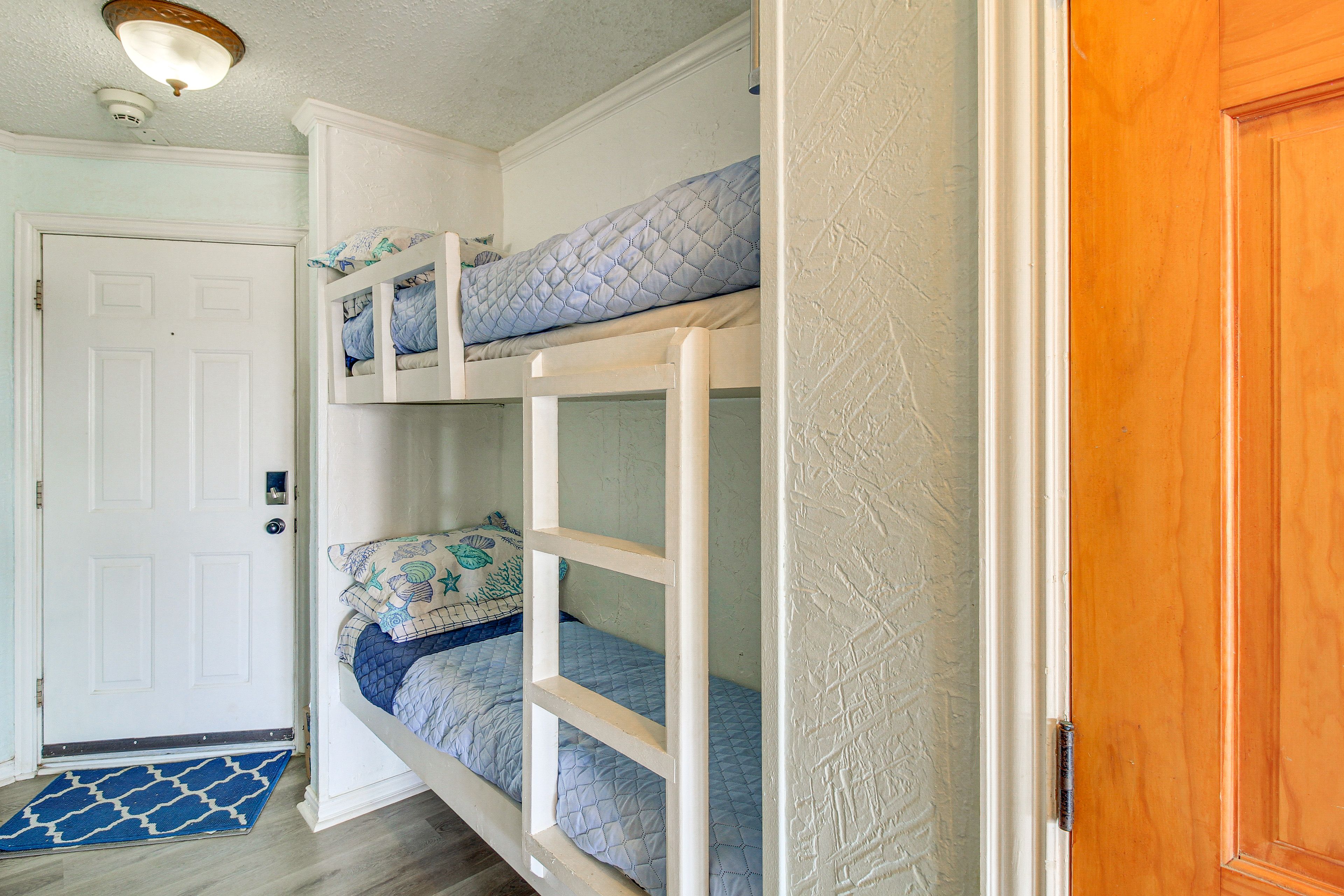 Hallway | Twin Bunk Bed