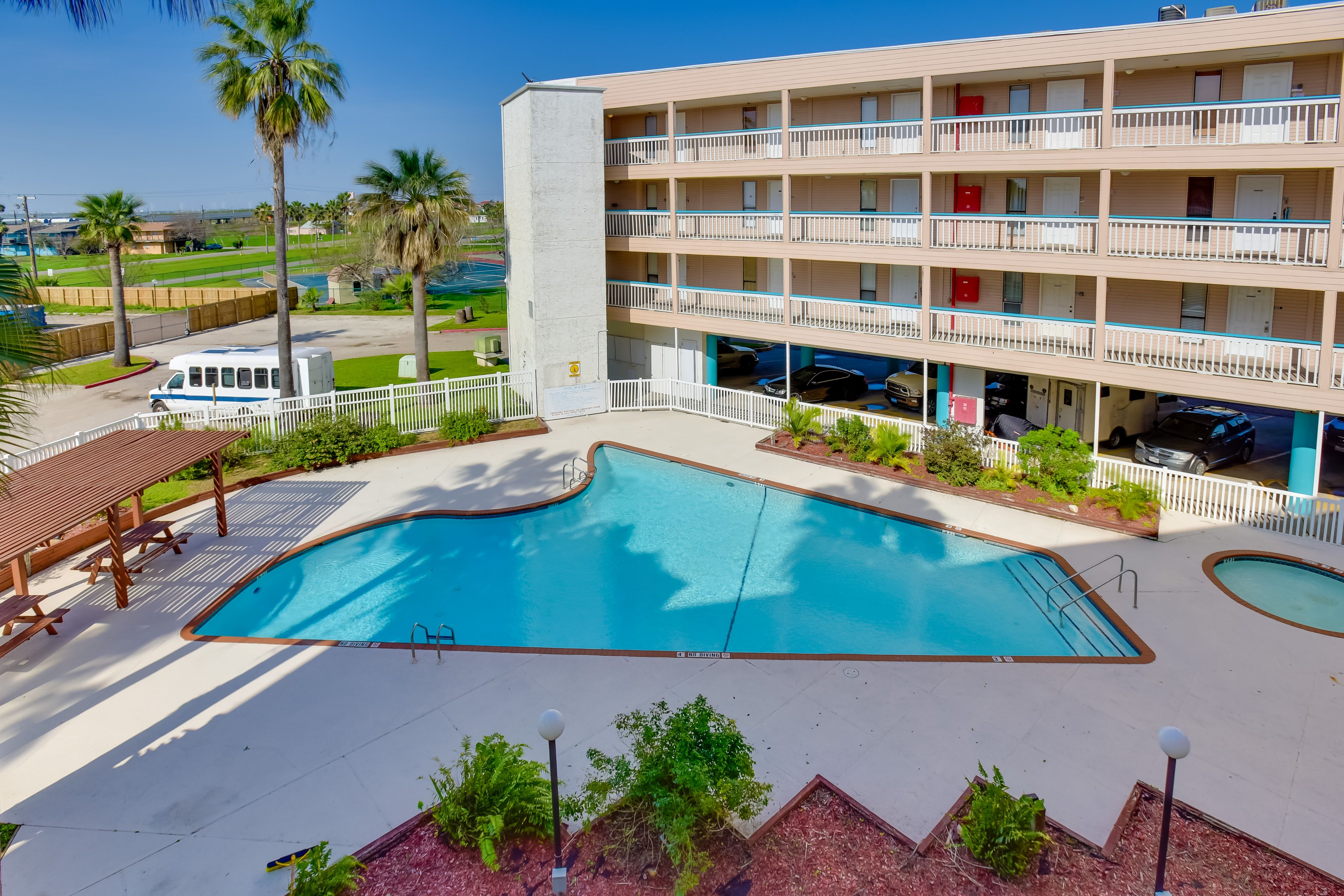 Villa del Sol | Community Amenities