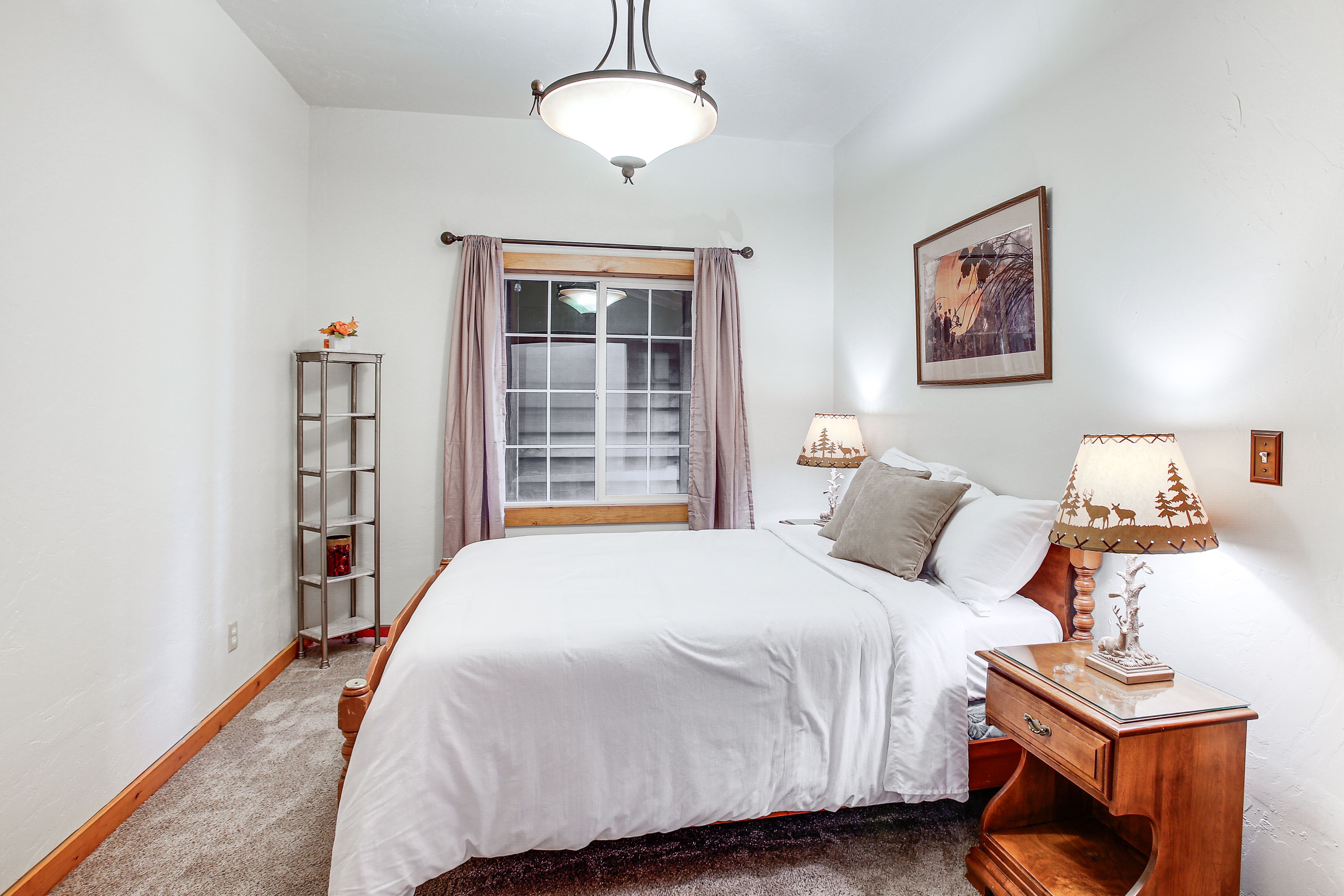 Bedroom 2 | Queen Bed | 1st Floor