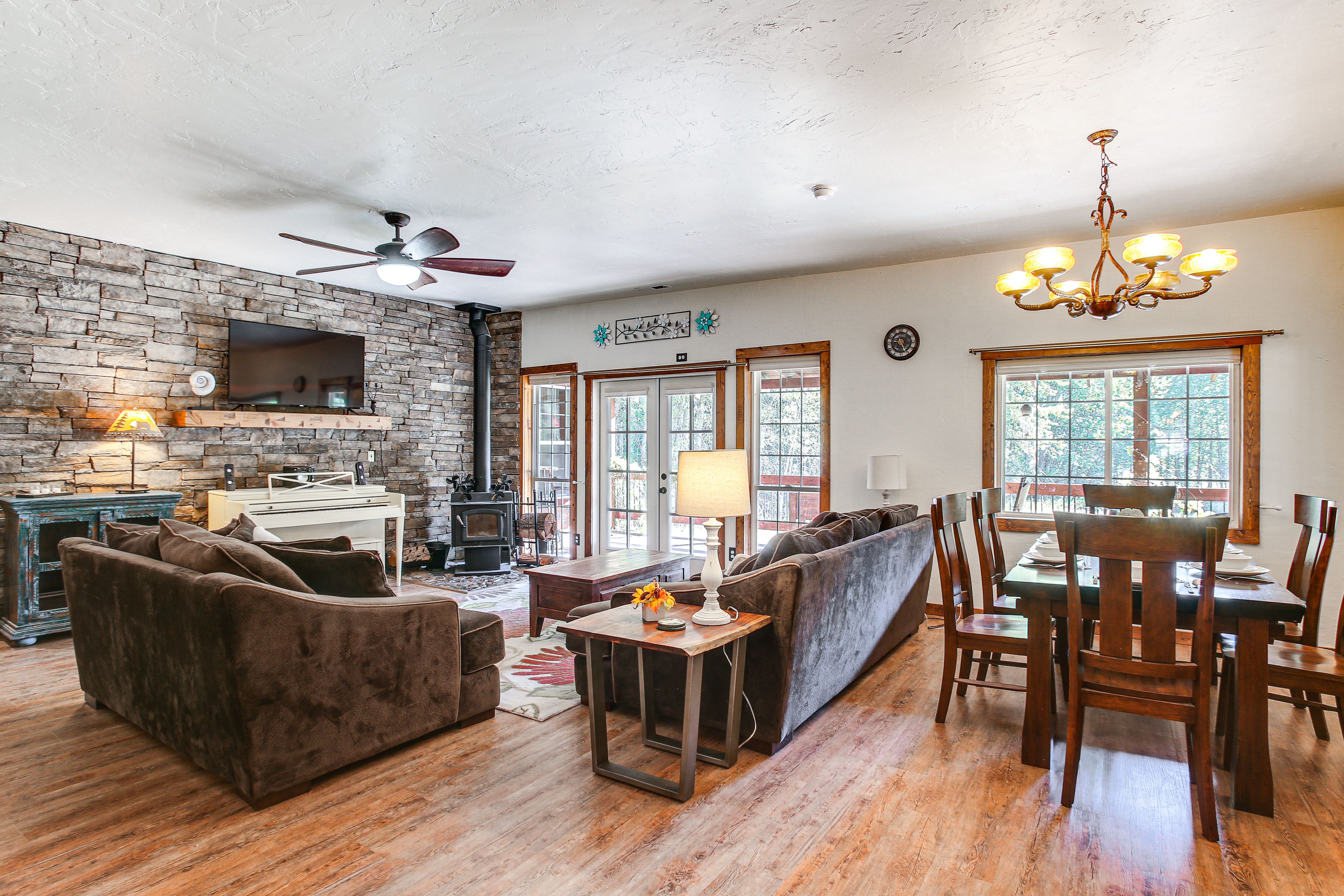 Careywood Vacation Rental | 5BR | 4BA | Steps Required | 3,400 Sq Ft