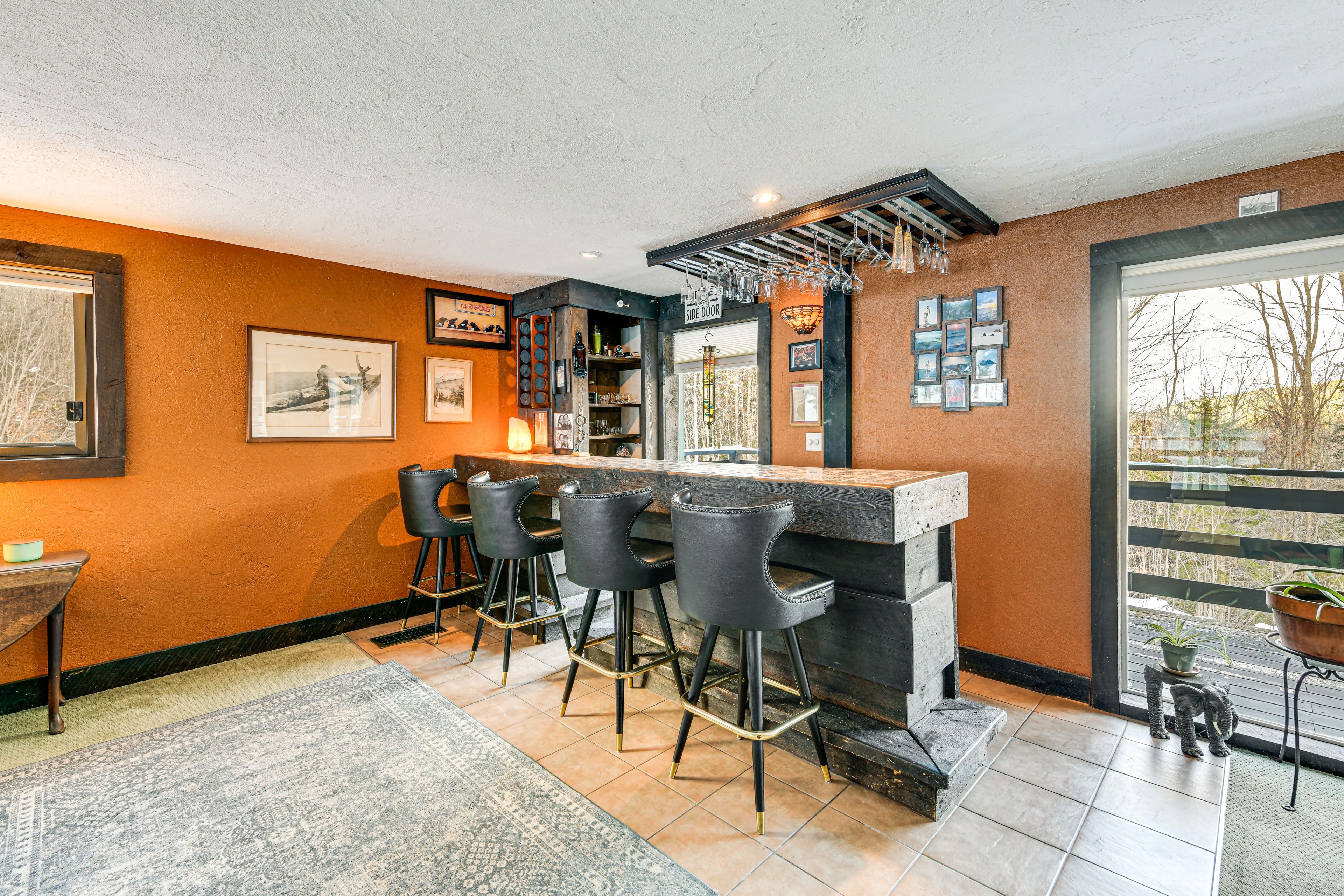 Wet Bar | 1st Floor
