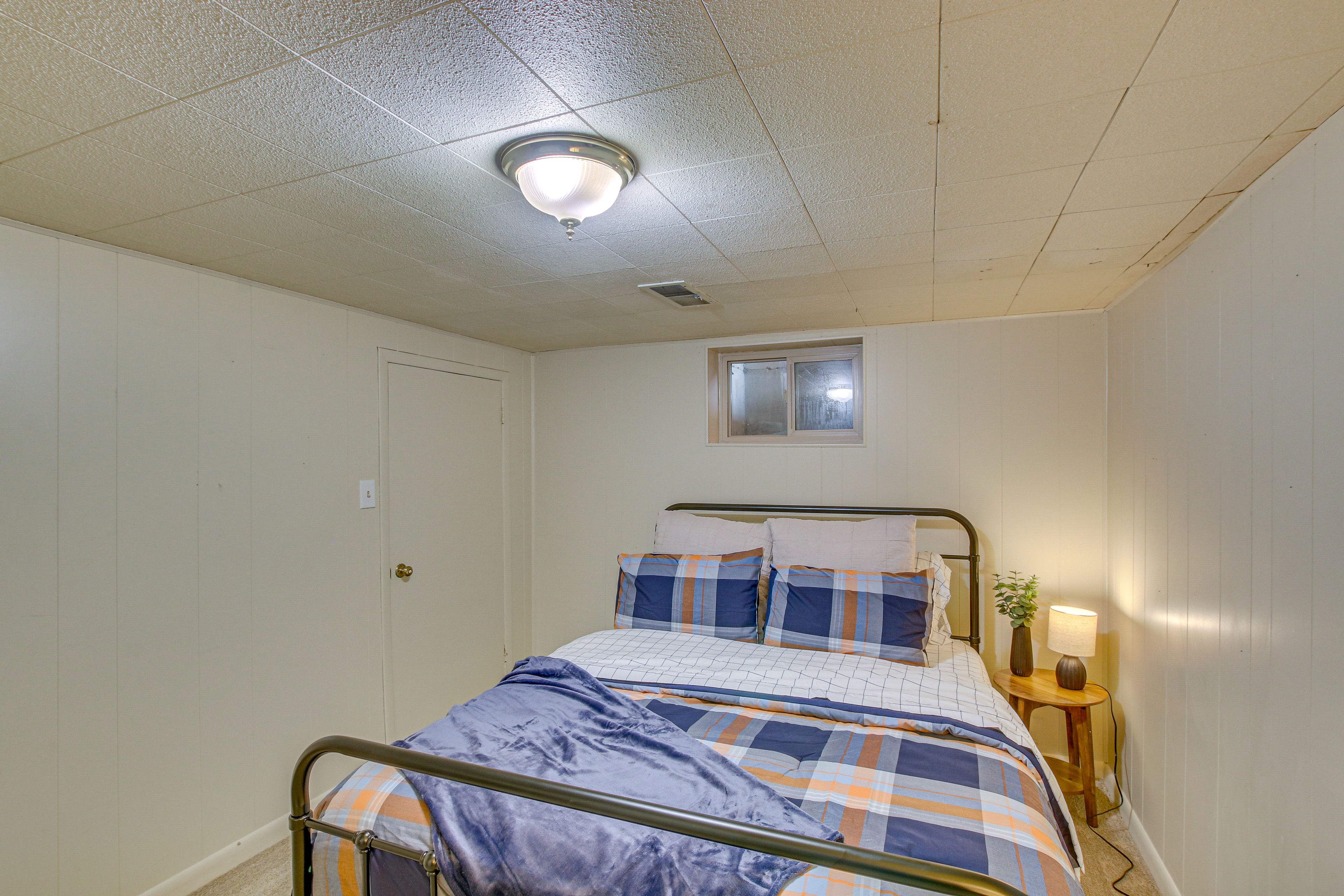 Bedroom 3 | Queen Bed | Lower Level