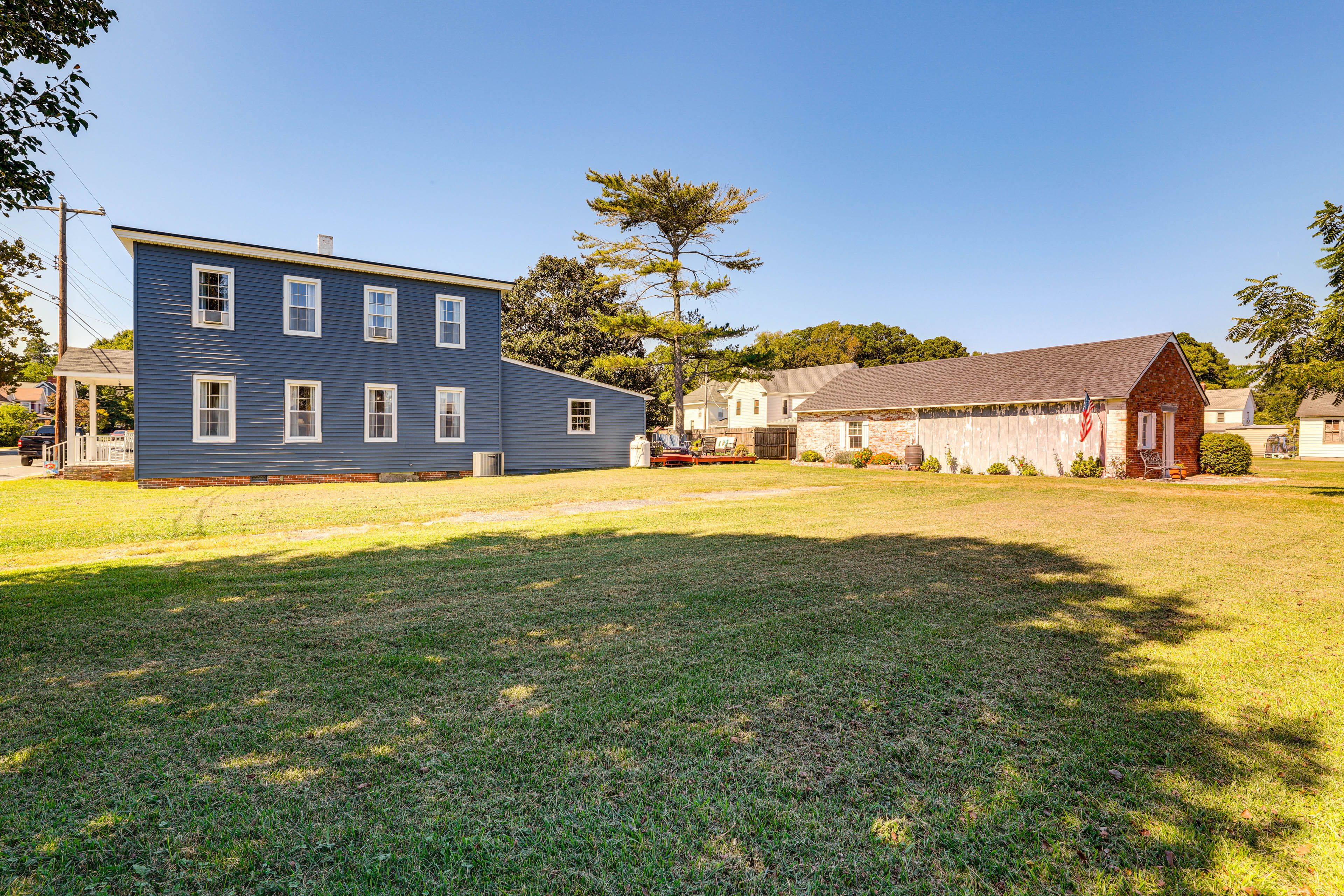 Parking | Driveway (5 Vehicles)