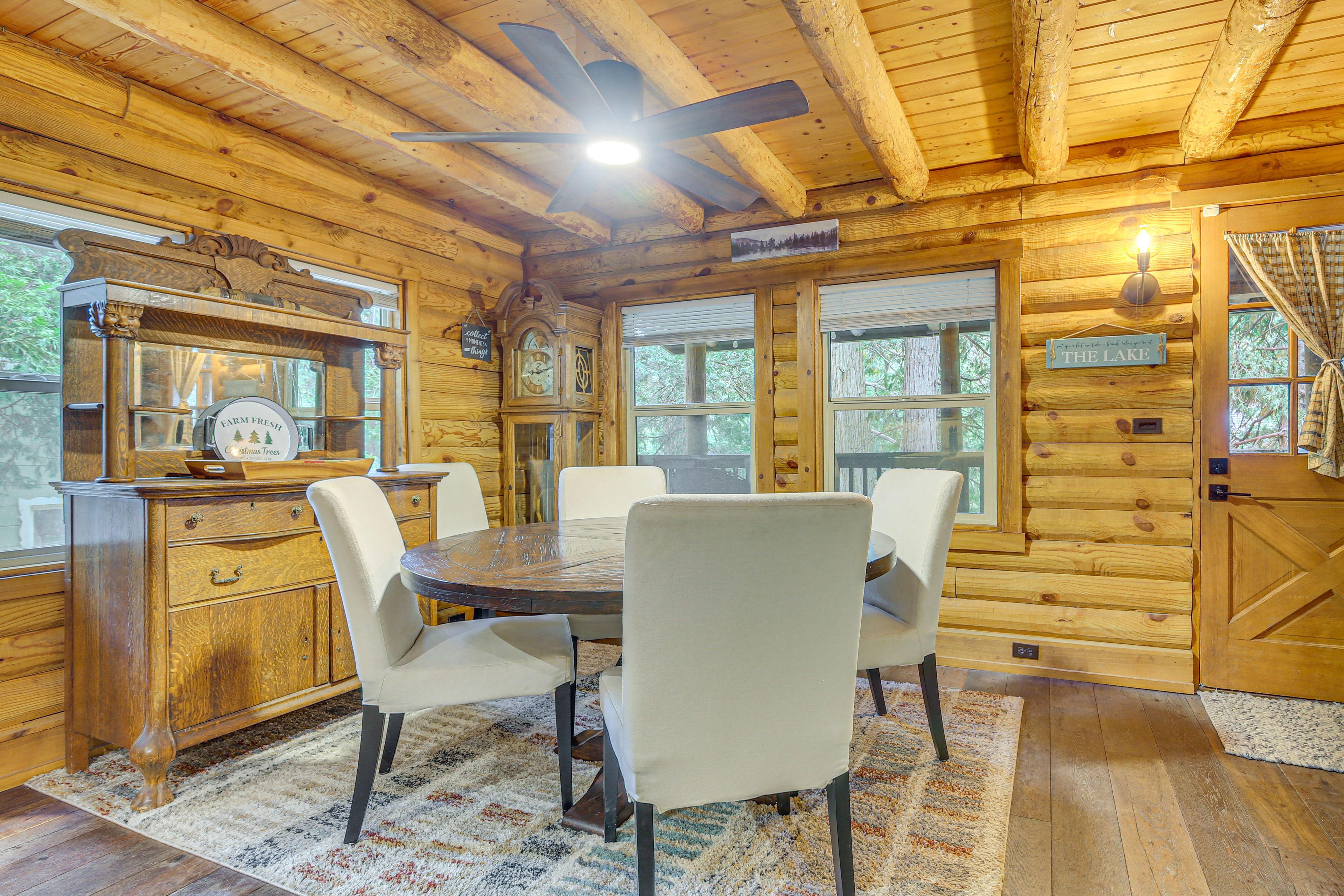 Dining Area | 1st Floor