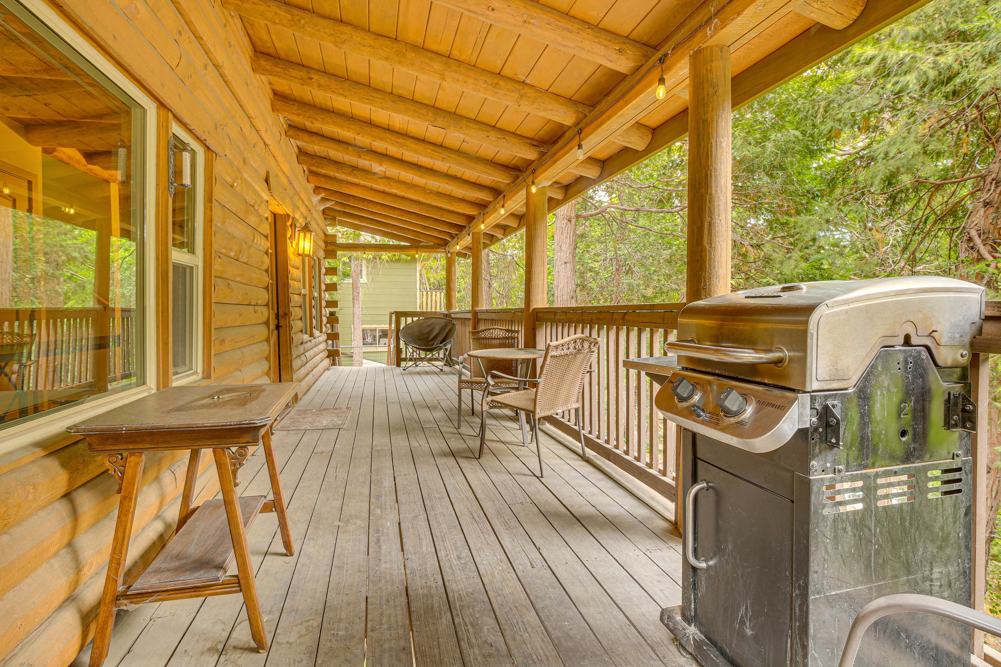 Balcony | Gas Grill