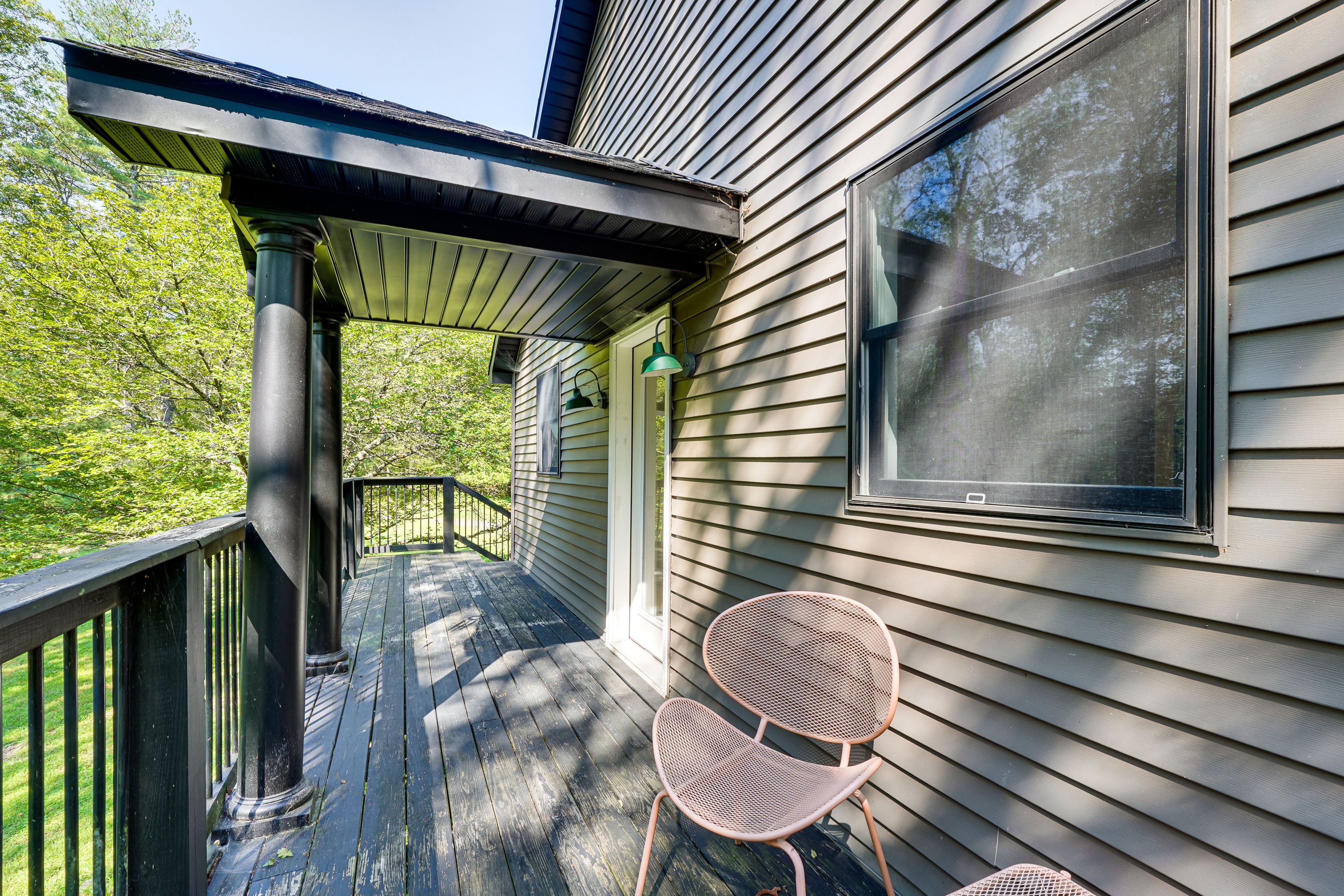 Side Deck | Main Entrance