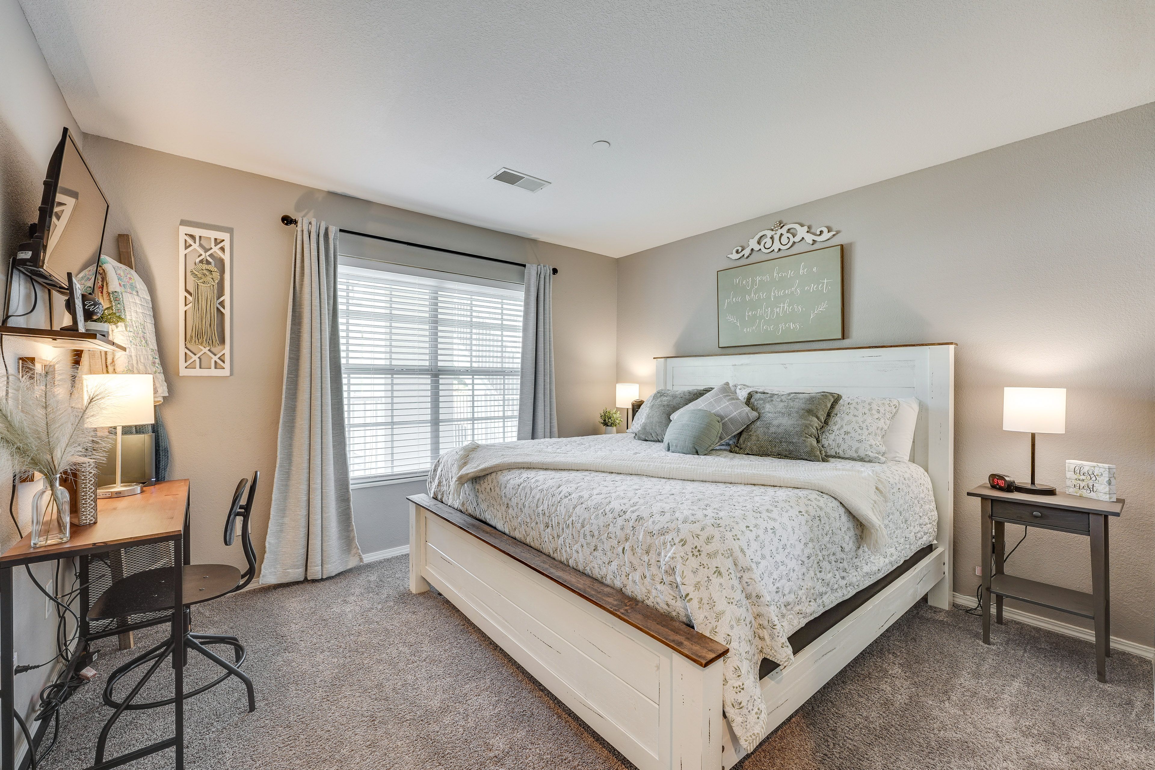 Bedroom 2 | King Bed | Linens Provided