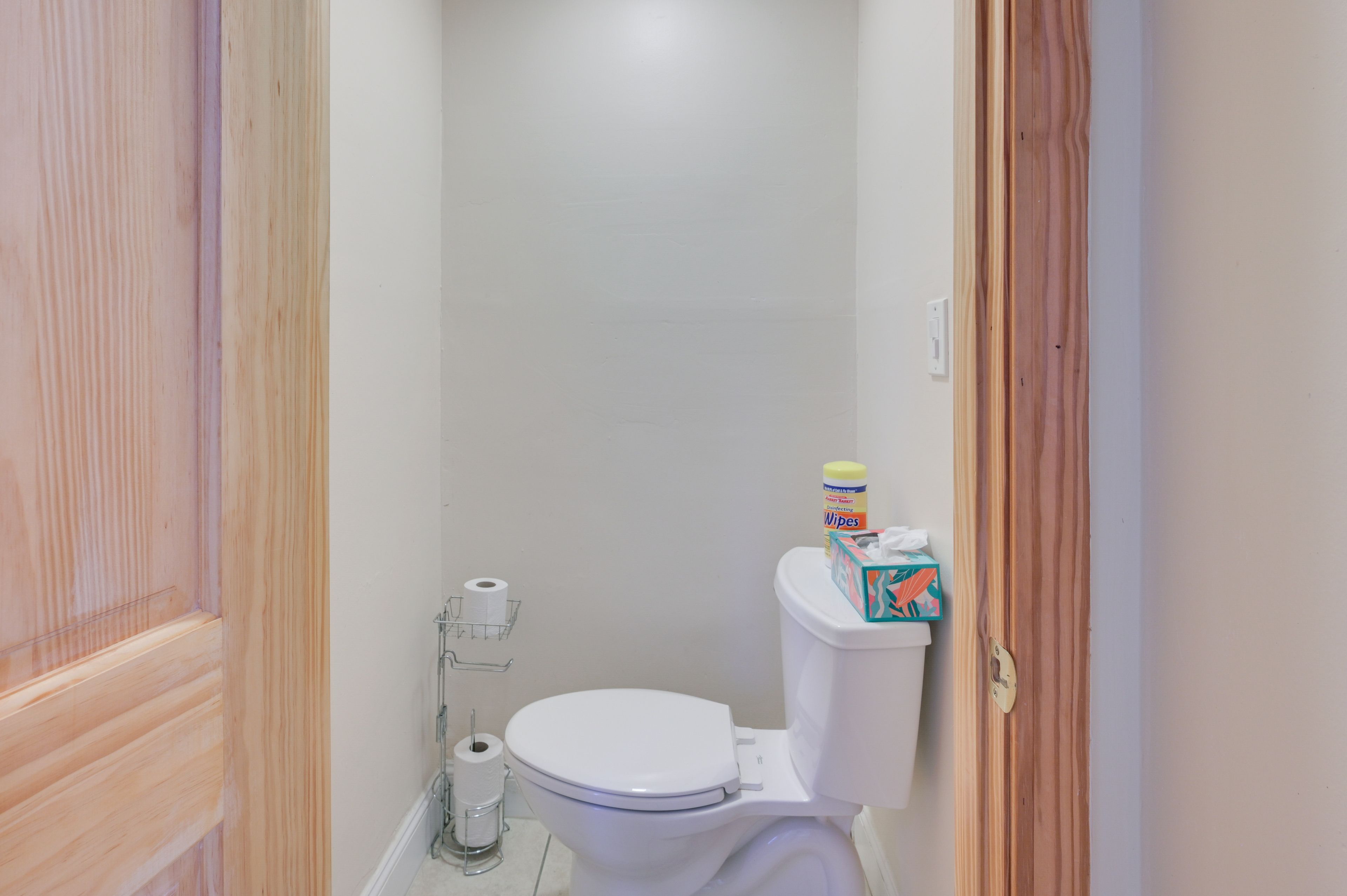 Half Bathroom | Towels Provided