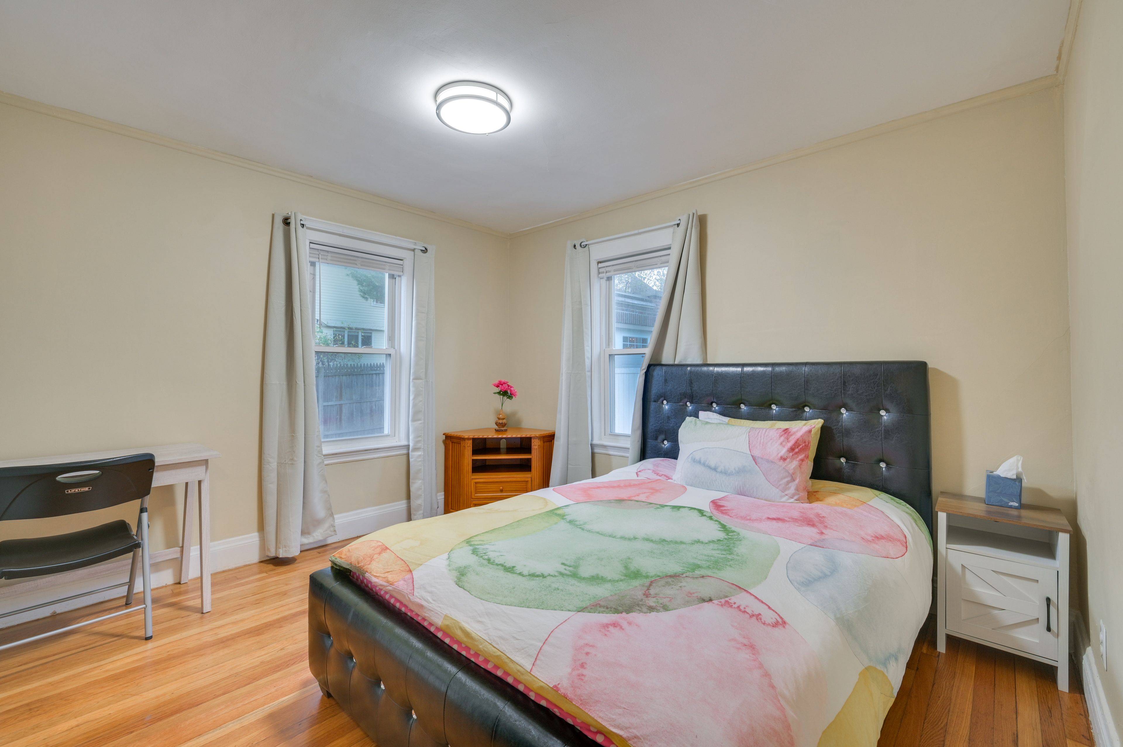 Bedroom 1 | Queen Bed